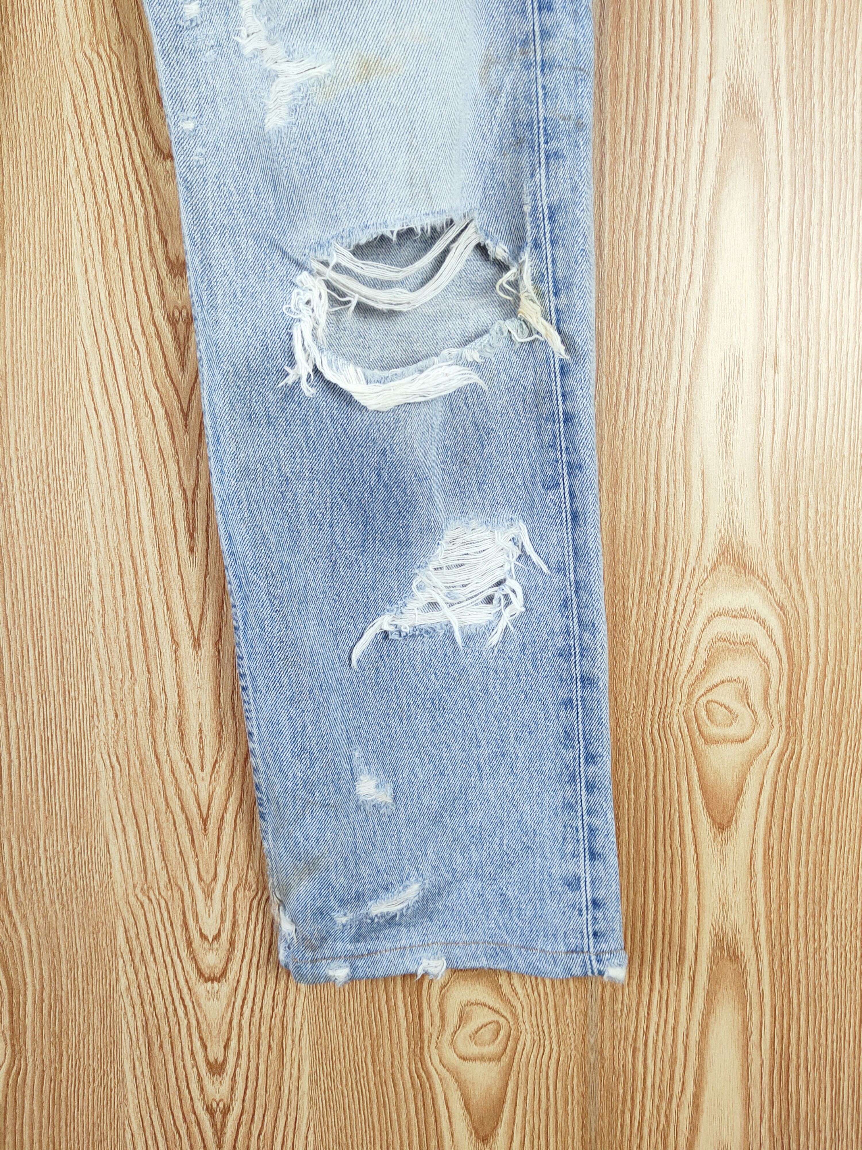 Levi's 501 Levi's Blue Distressed Ripped Jeans #W541 Size US 33 - 6 Thumbnail