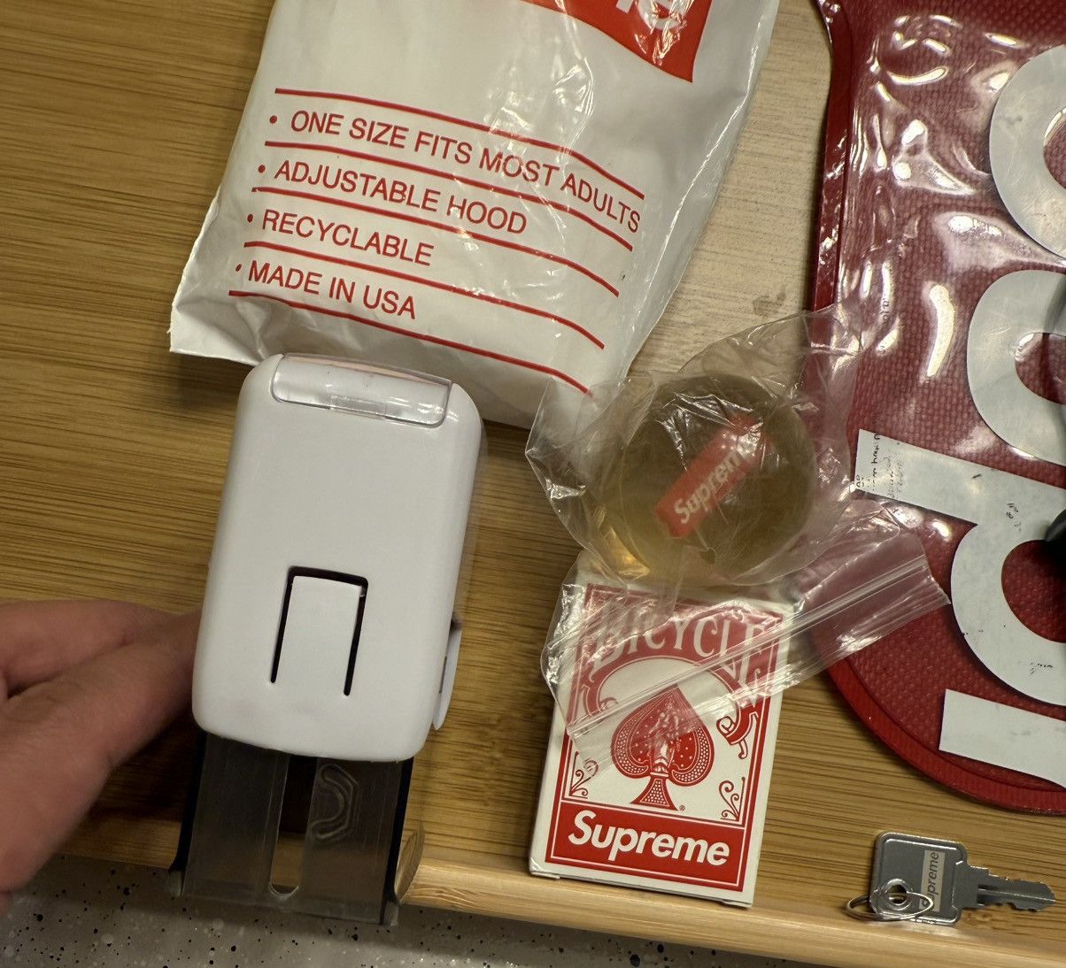 Supreme Supreme Accessories Bundle 9 Items Shower Caps etc Size ONE SIZE - 5 Thumbnail