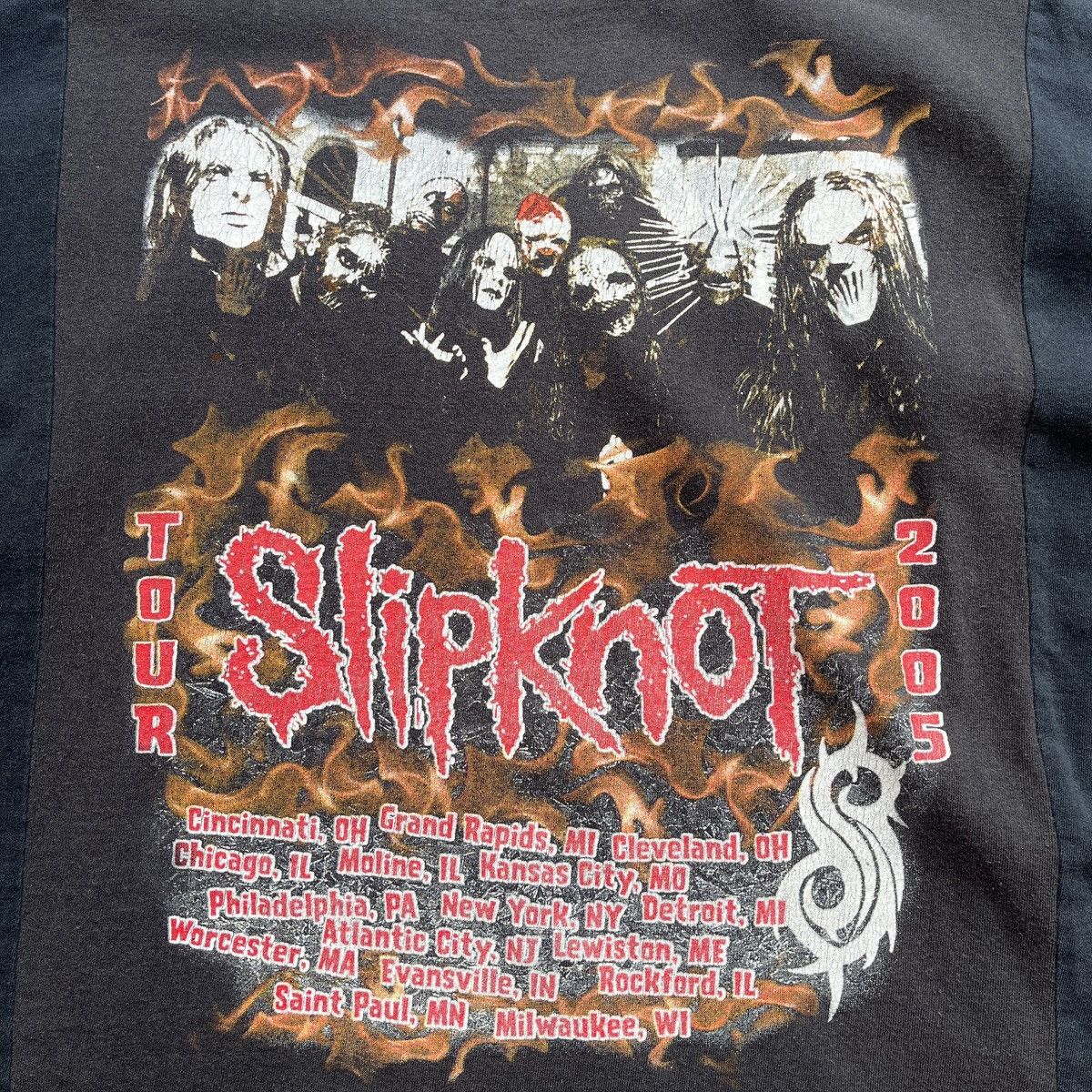 Slipknot VINTAGE CUSTOM SLIPKNOT TOUR 2005 FRONT BACK PRINTED TSHIRT Size US XL / EU 56 / 4 - 14 Thumbnail