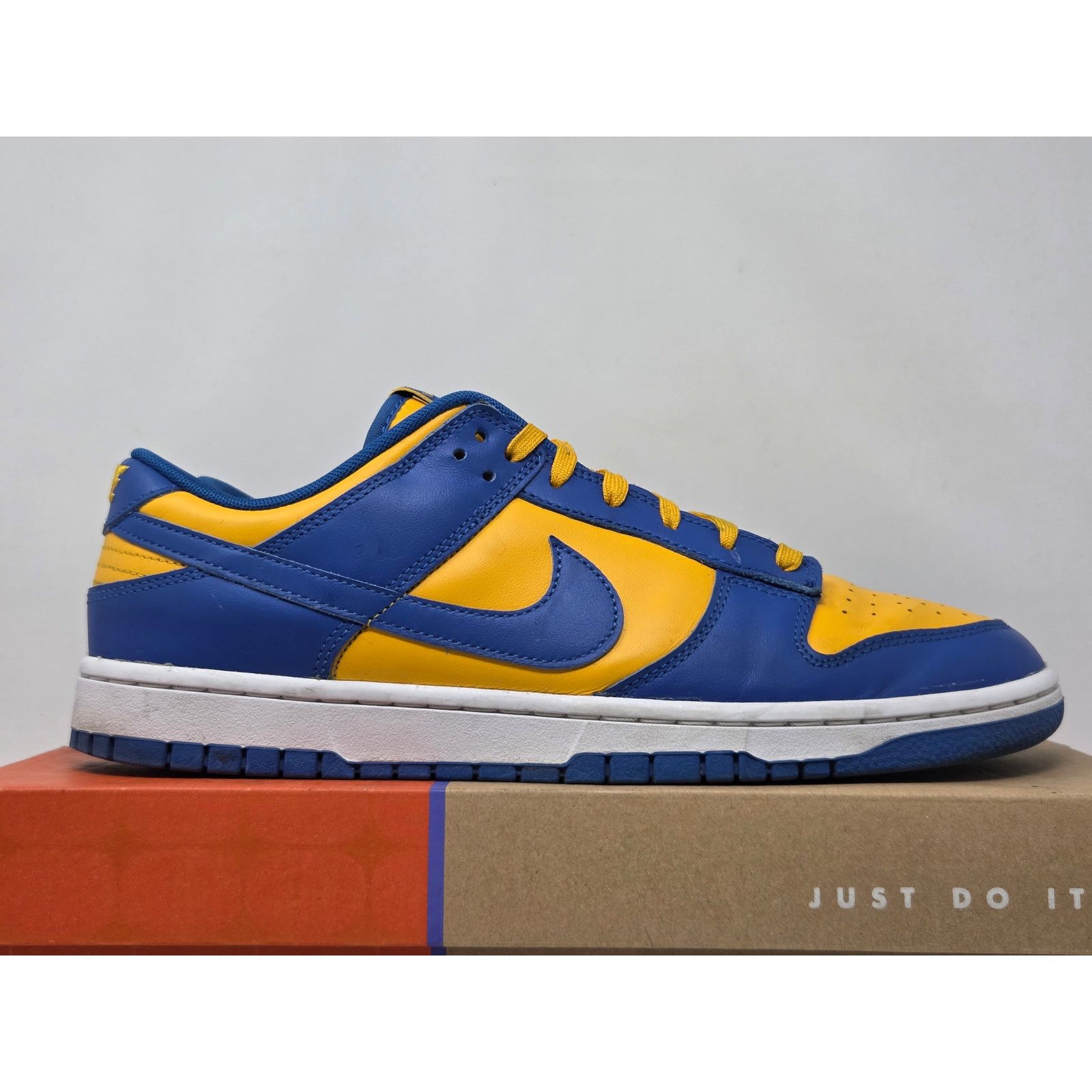 Nike Nike Dunk Low UCLA DD1391-402 Size 11.5 WORN Size US 11.5 / EU 44-45 - 5 Thumbnail