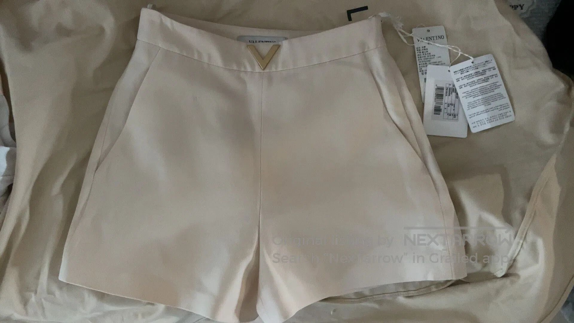 Valentino VALENTINO Beige New Shorts. Size US 28 / EU 44 - 1 Thumbnail