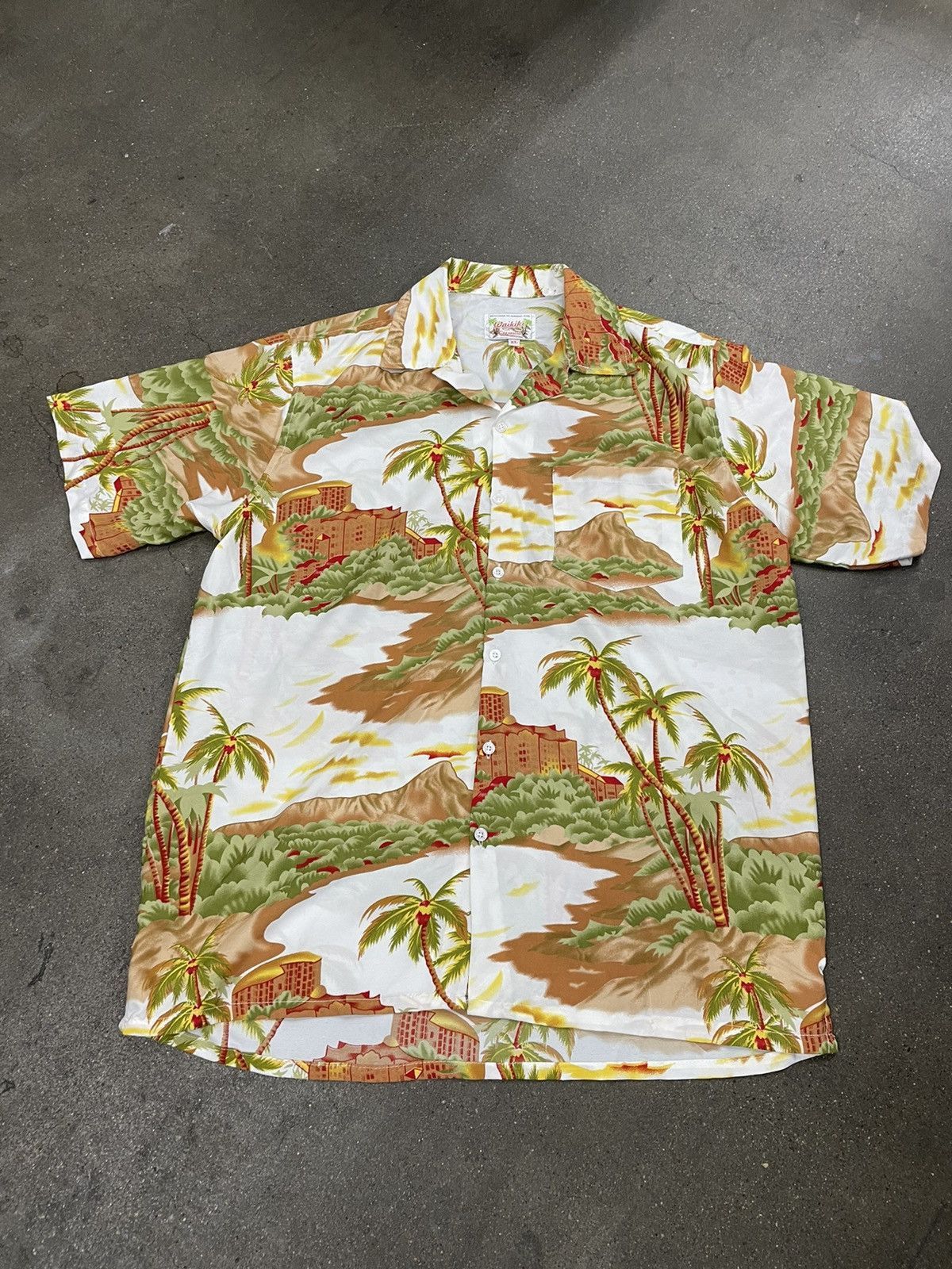 Vintage Vintages Gilded Resor Hawaiian Shirt Size US XL / EU 56 / 4 - 1 Thumbnail