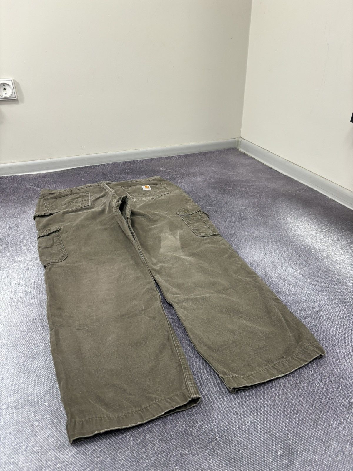 Carhartt Vintage Carhartt Y2K Khaki Workwear Hype Baggy Cargo Pants Size US 40 / EU 56 - 4 Thumbnail