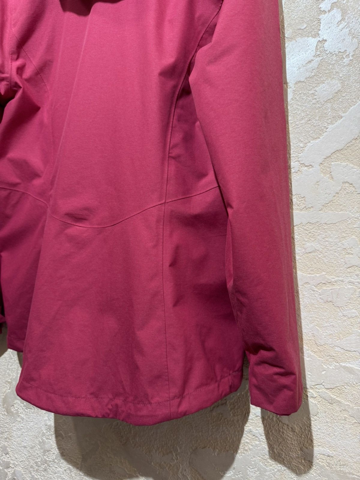 Berghaus × The Mountain Berghaus Women's Elara Waterproof Shell Jacket UK 14 Size L / US 10 / IT 46 - 11 Thumbnail