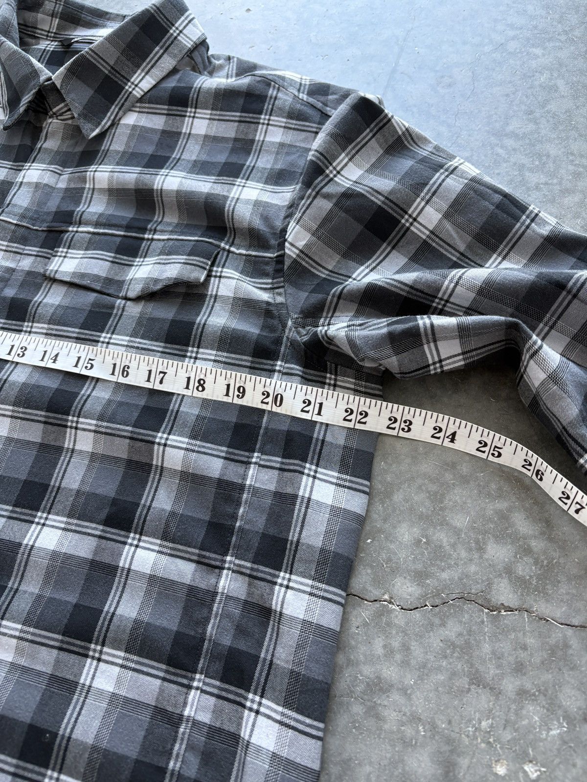 Arc'teryx Arcteryx Gryson Button Up Shirt Plaid Hidden Buttons Size US L / EU 52-54 / 3 - 9 Thumbnail