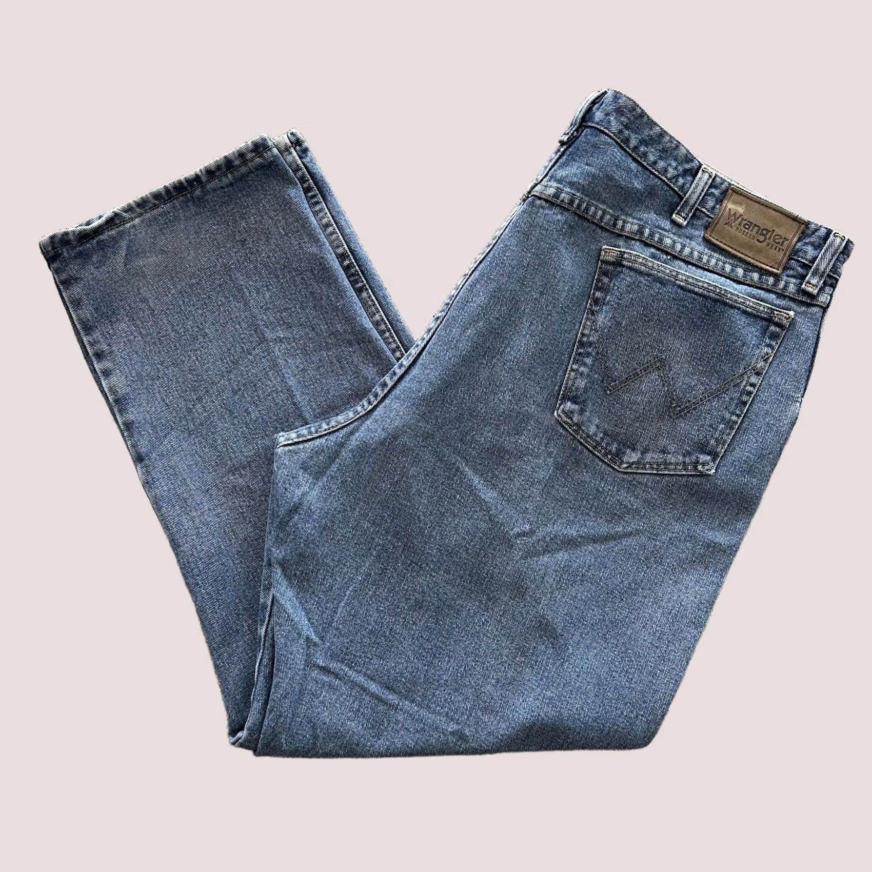 Wrangler Wrangler Jeans Mens 42x30 Rugged Wear Relaxed Fit Light Wash Denim Size US 42 / EU 58 - 1 Thumbnail