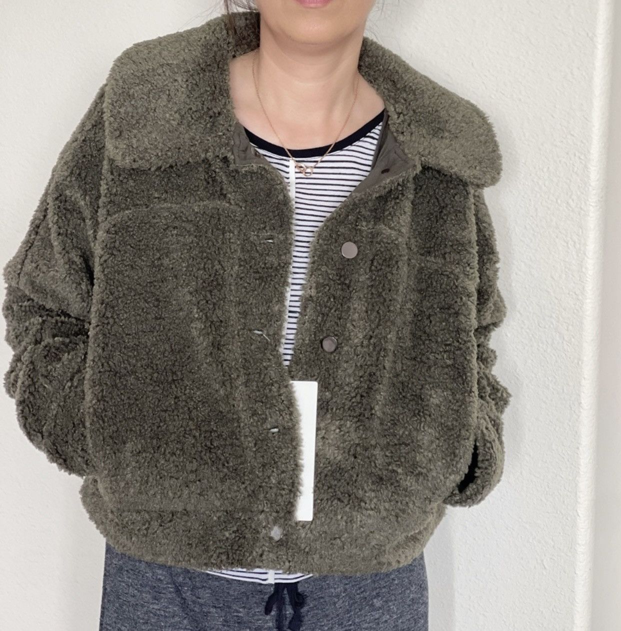 Lululemon Lululemon Textured Fleece Button Jacket in Dark Olive Size L / US 10 / IT 46 - 12 Thumbnail