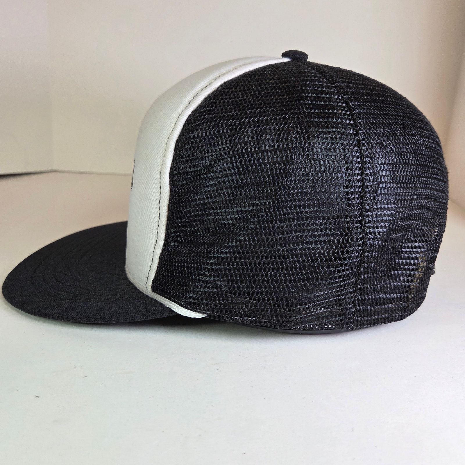 Other Vintage Sportsman’s Bar Grill Tower MN Trucker Mesh Hat Size ONE SIZE - 2 Thumbnail
