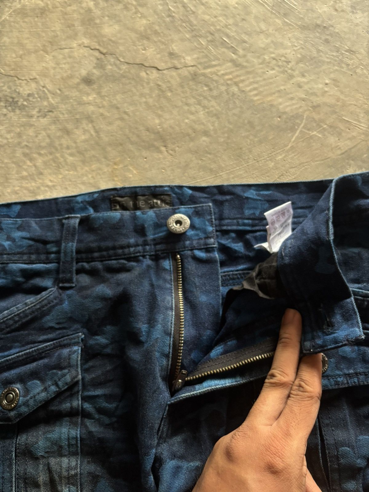 In The Attic IN THE ATTIC CAMO CARGO PANT FADE WASHED MULTIPCOKET Size US 32 / EU 48 - 4 Thumbnail