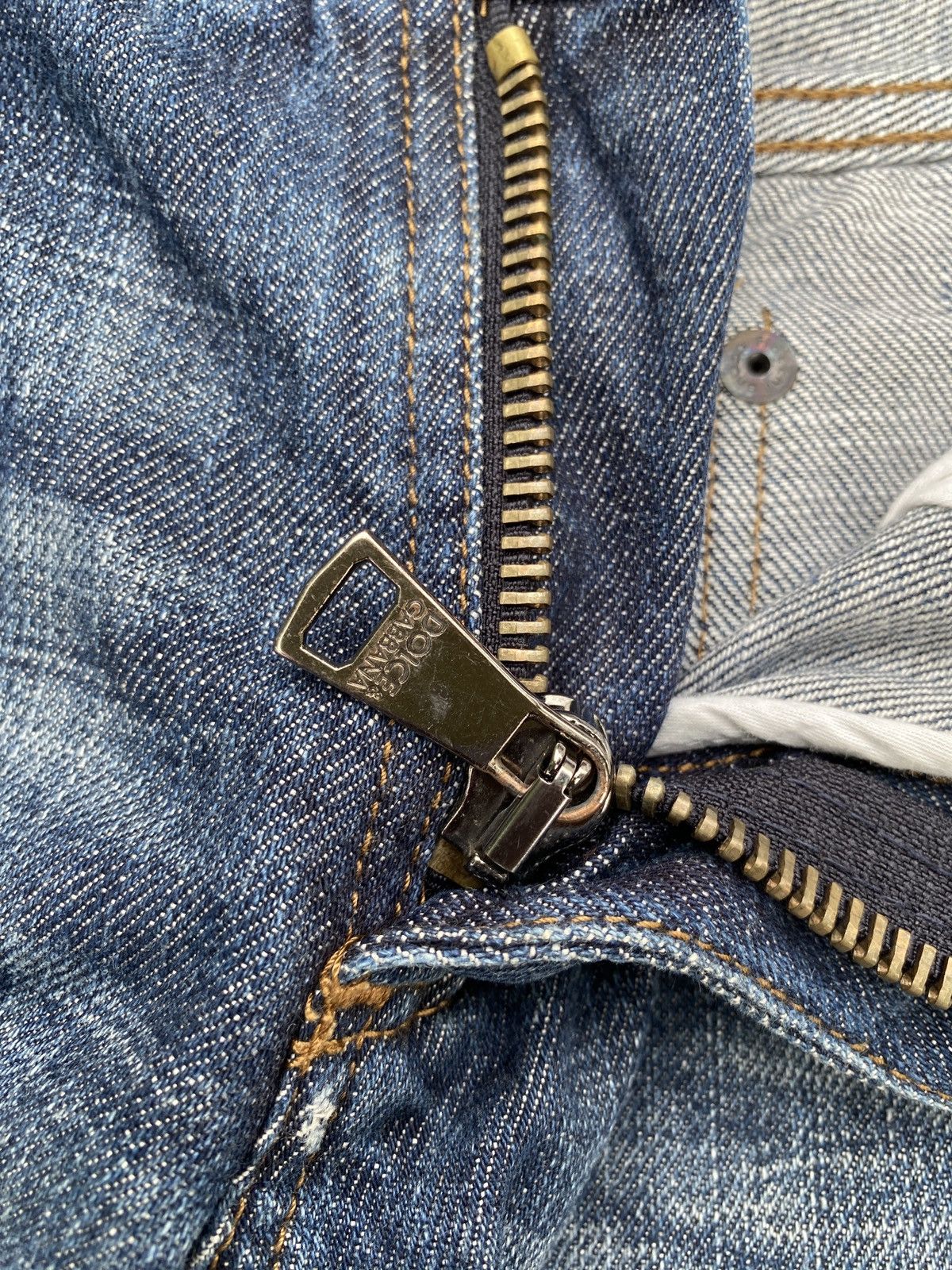Dolce & Gabbana 2000s Dolce & Gabbana Italy Distressed Denim Size US 33 - 16 Thumbnail