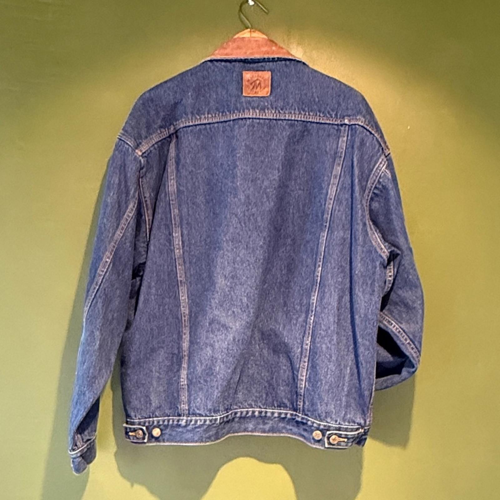 Marlboro Vintage Marlboro Country Store Denim Jacket w Leather Collar Size US XL / EU 56 / 4 - 6 Thumbnail