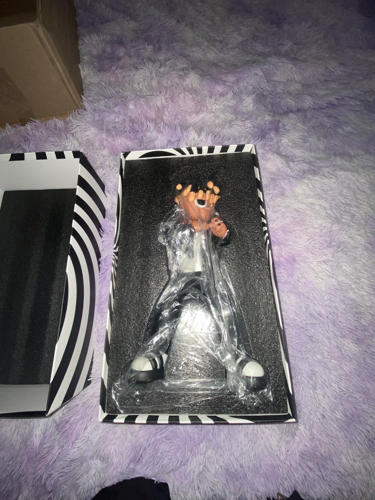 999 Club Juice Wrld Vinyl Toy Action Figure Large LIMITED EDITION Size ONE SIZE - 1 Thumbnail