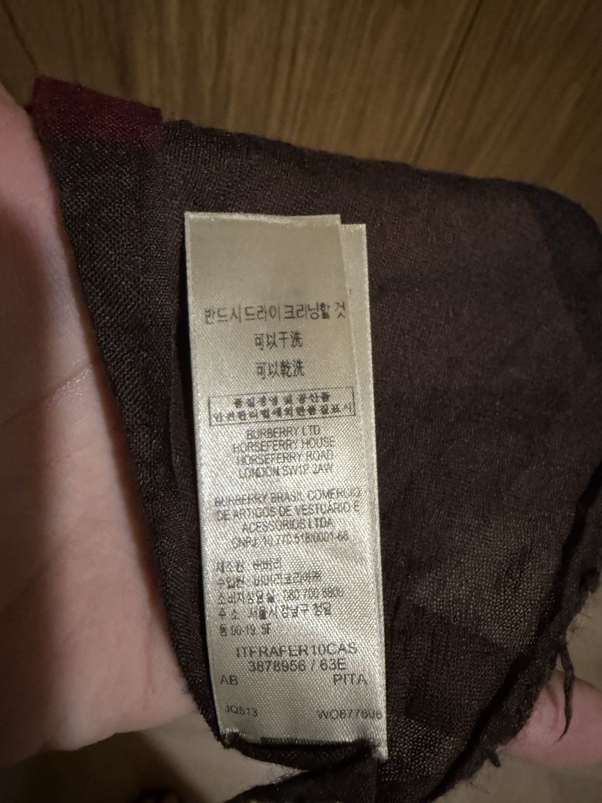 Burberry Burberry Classic Check Scarf Size ONE SIZE - 2 Thumbnail