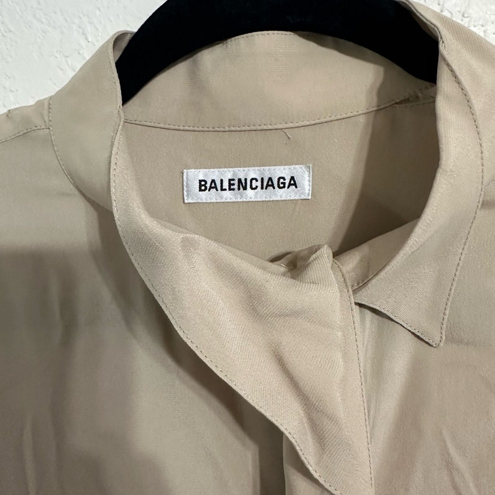 Balenciaga SS20 Unisex Oversized Button Front Shirt size FR 34 Beige Size ONE SIZE - 2 Thumbnail