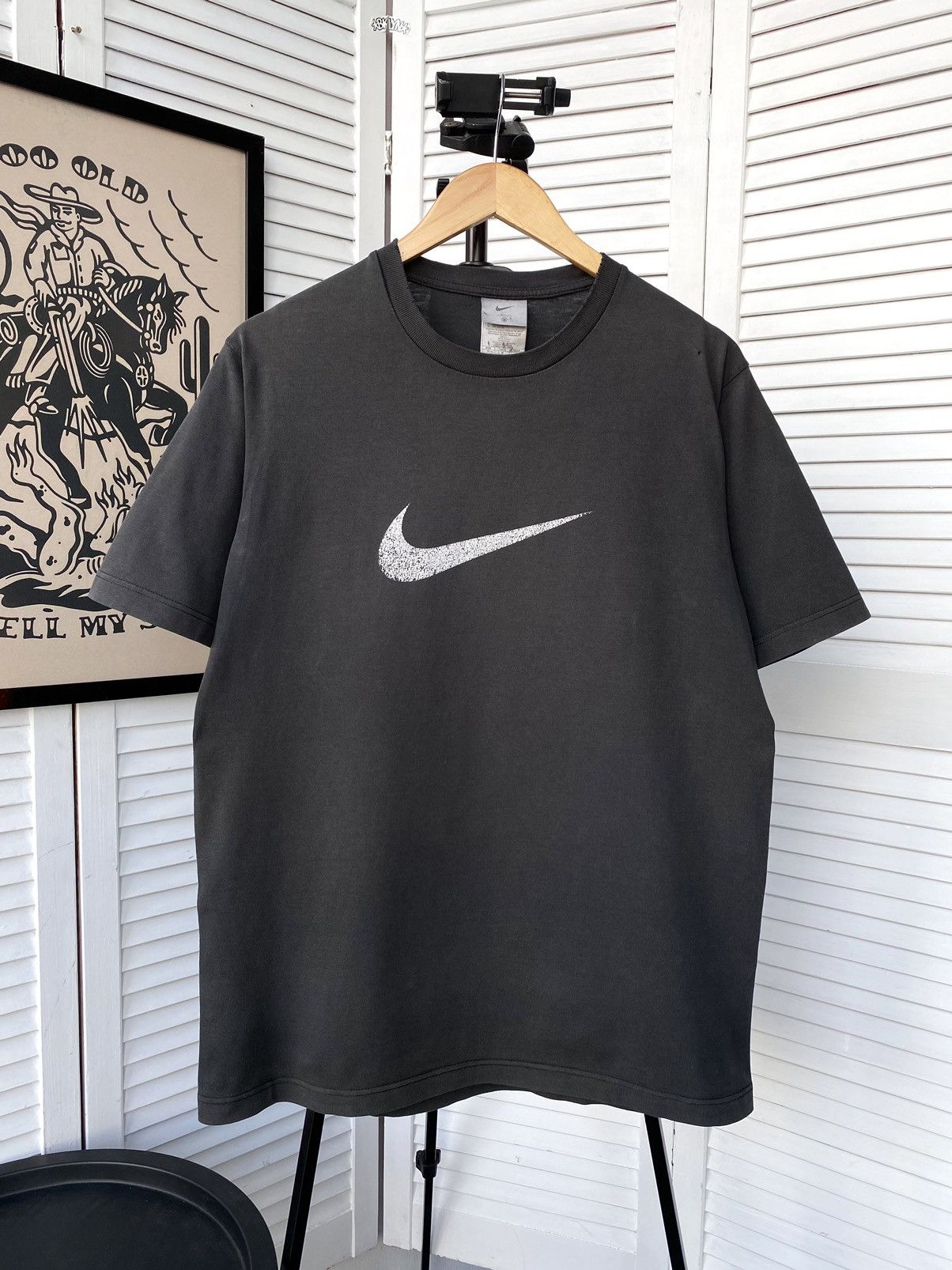 Nike × Vintage Nike Vintage Distressed Center Big Swoosh Faded Tee Shirt Size US M / EU 48-50 / 2 - 1 Thumbnail