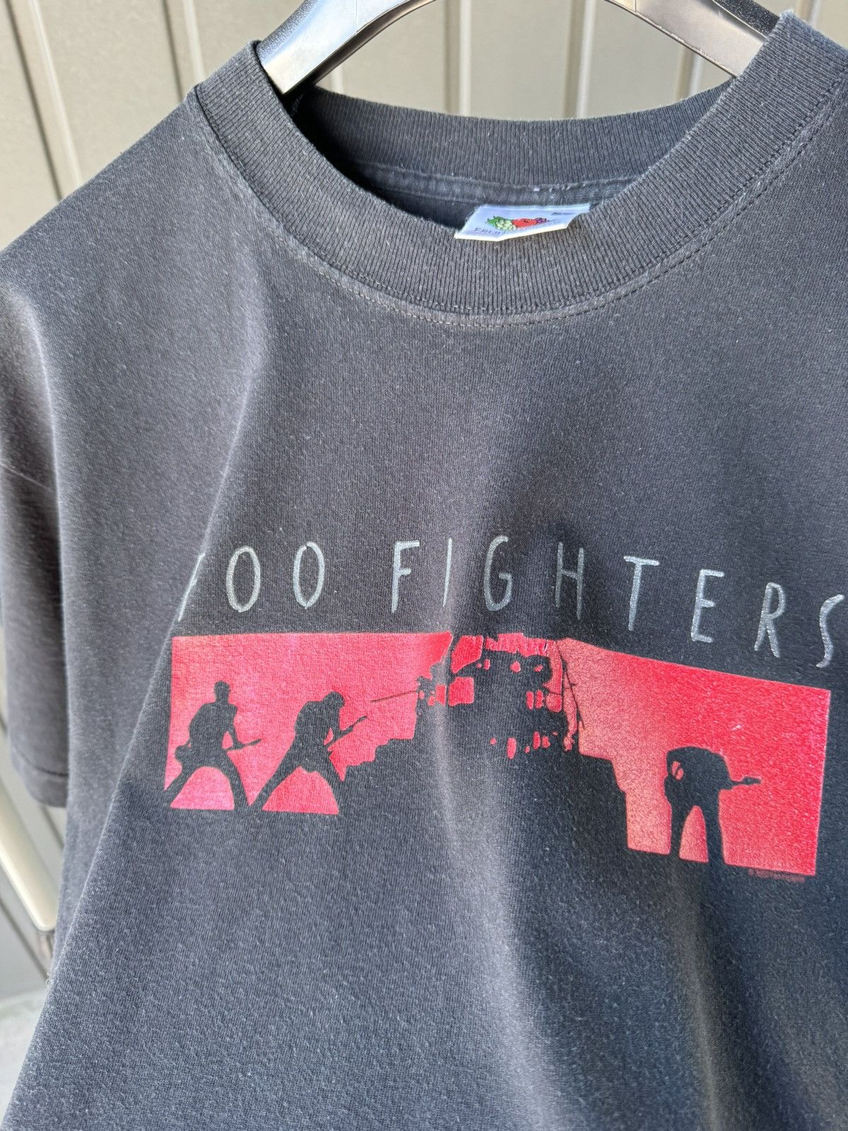 Band Tees × Vintage Vintage 2002 Foo Fighters One By One Tour T Shirt Size US L / EU 52-54 / 3 - 5 Thumbnail