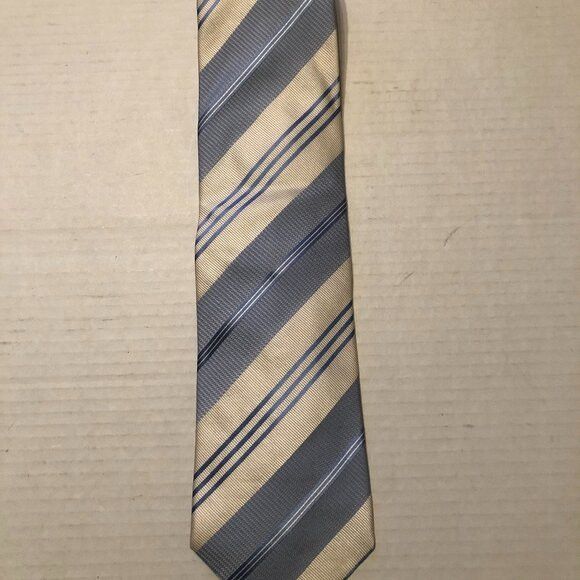Giorgio Armani Giorgio Armani men's new 100%silk tie 3 3/4" X 58" Size ONE SIZE - 1 Thumbnail