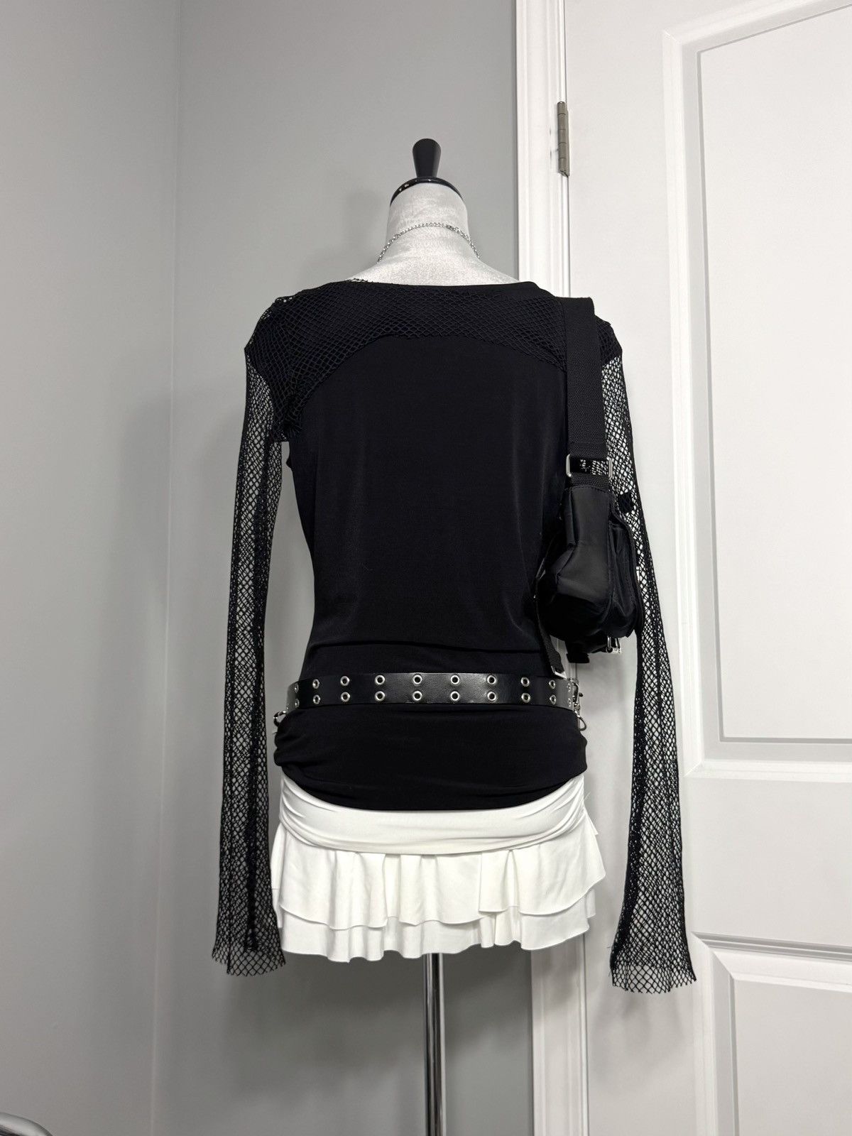 Venus Venus Black Ruched Front Zipper Detail Sleeveless Top Size S / US 4 / IT 40 - 8 Thumbnail