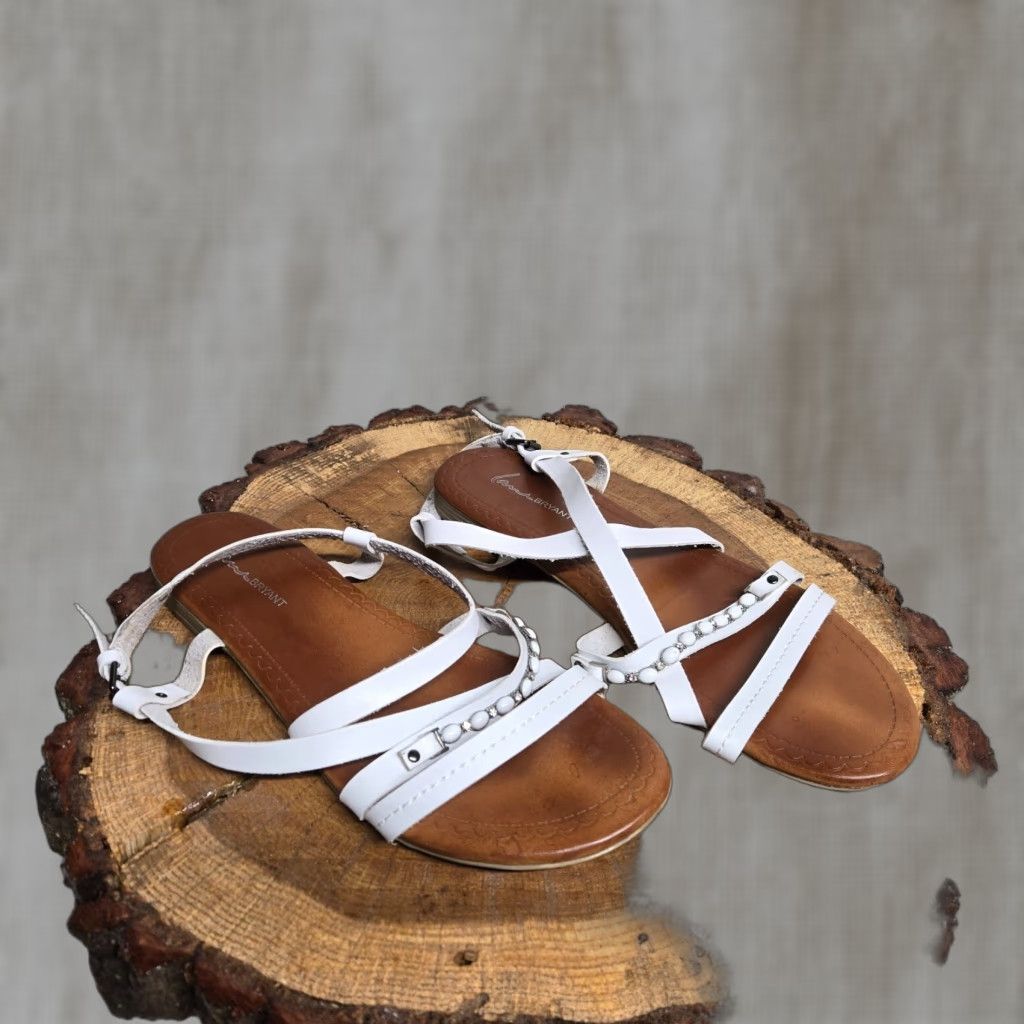 Vintage VINTAGE Lane Bryant Women's Flip Flops Sandal Size 10 White Rhinestone Gemstone Elegant Casual Flip Flop Size US 10 / IT 40 - 1 Thumbnail