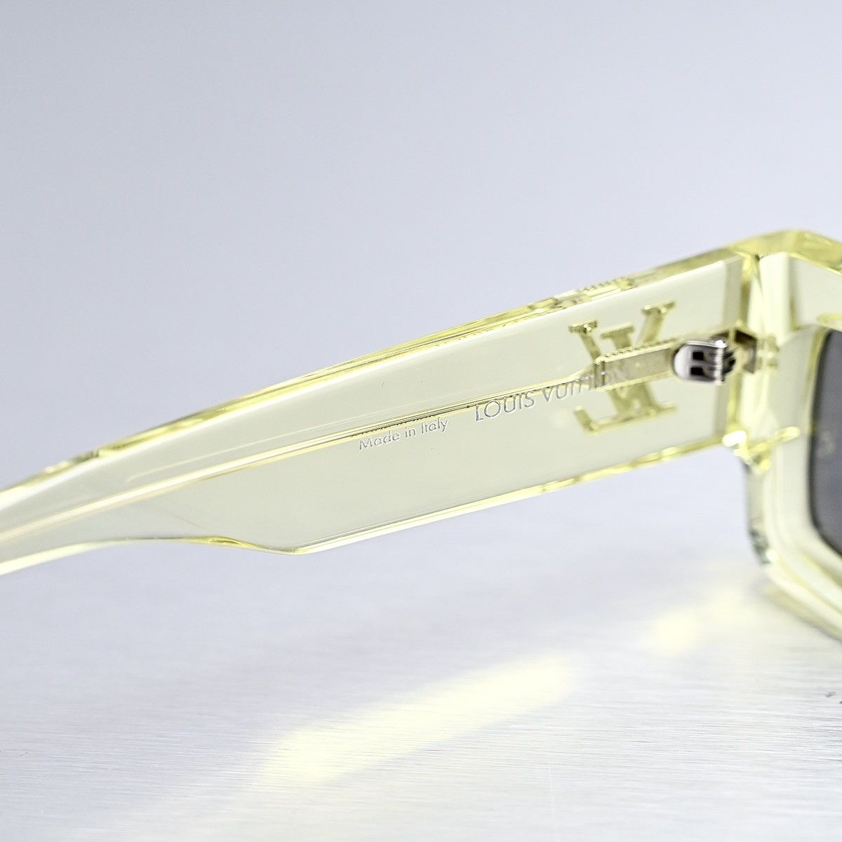 Louis Vuitton LOUIS VUITTON CRYSTAL YELLOW SUNGLASSES Size ONE SIZE - 5 Thumbnail
