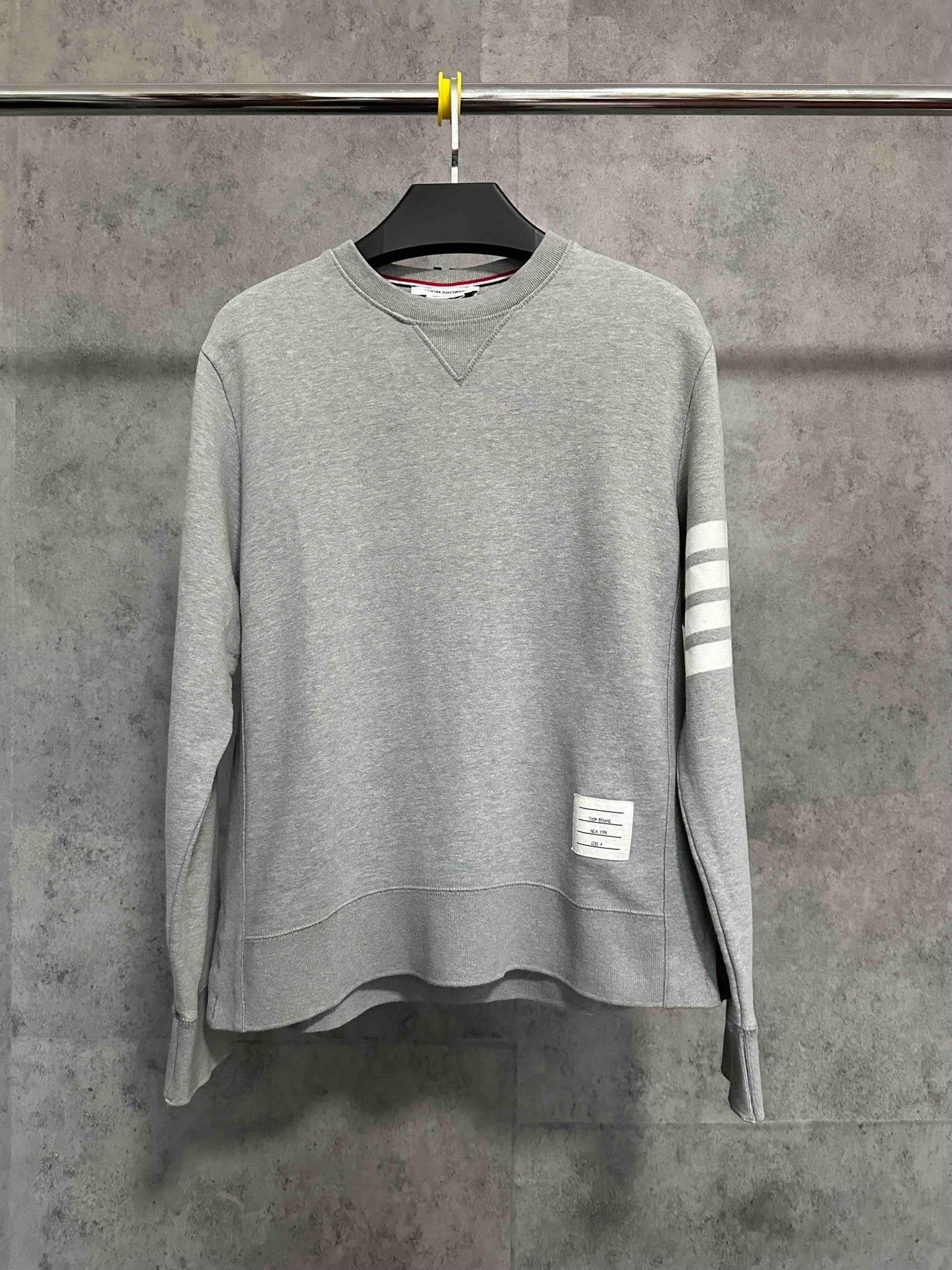 Thom Browne Thom Browne Classic Gray Four-Stripe Crewneck Size US XL / EU 56 / 4 - 1 Thumbnail