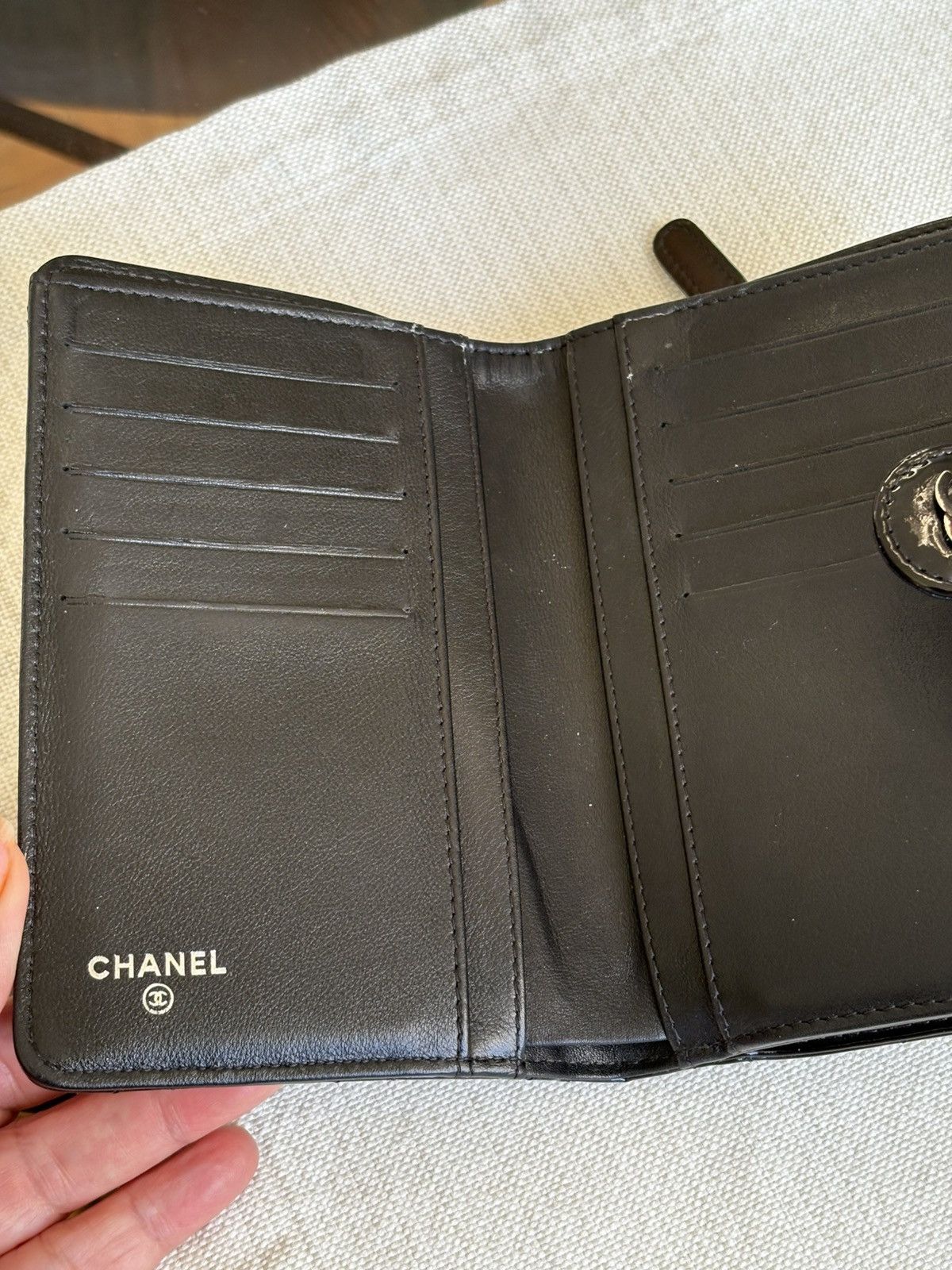 Chanel Chanel quilted patent leather black wallet Size ONE SIZE - 8 Thumbnail