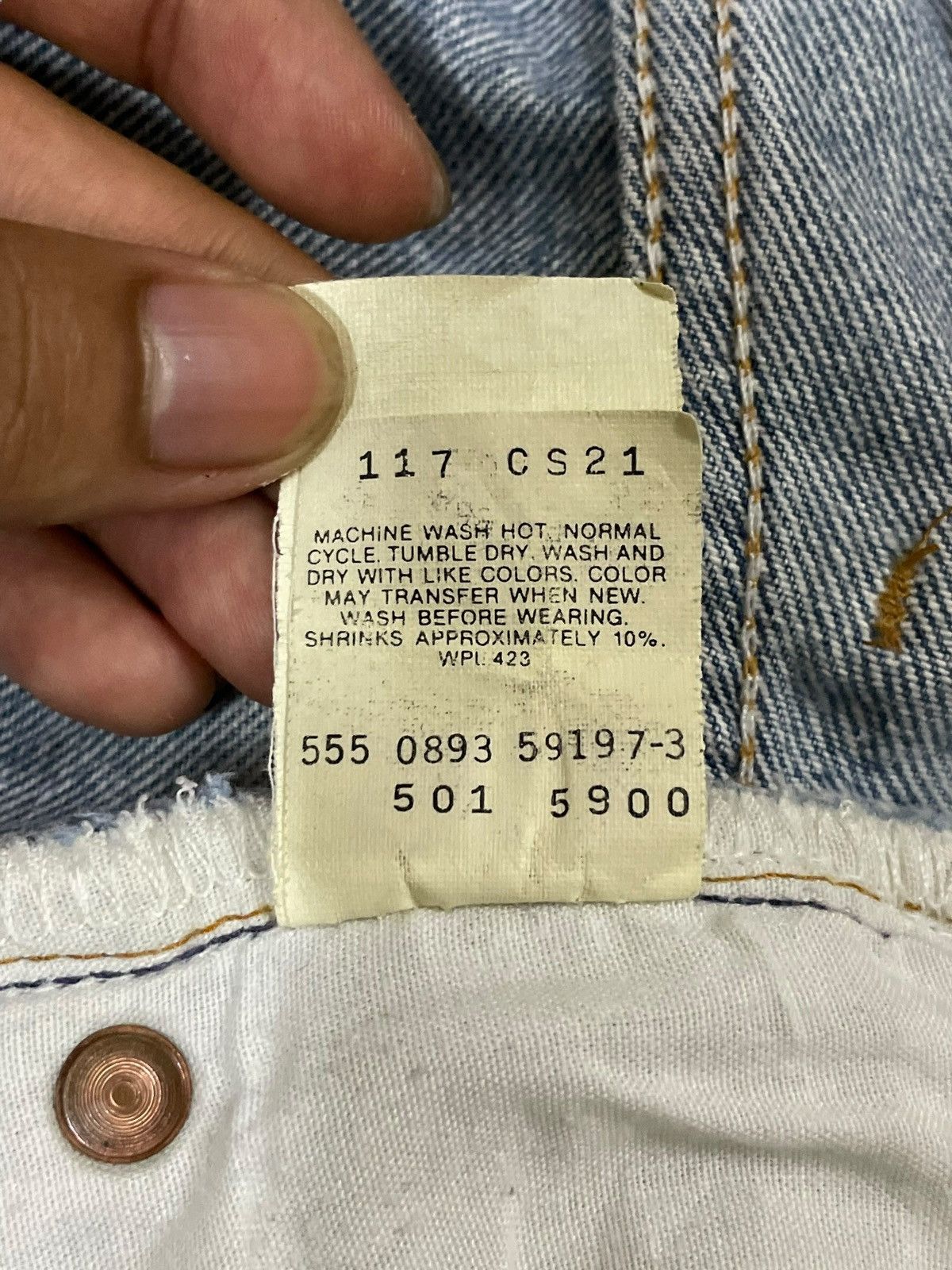 Levi's Vintage Clothing Vintage 90s Levi’s 501 Button Fly Loose Fit Distressed Jeans Size US 31 - 15 Thumbnail