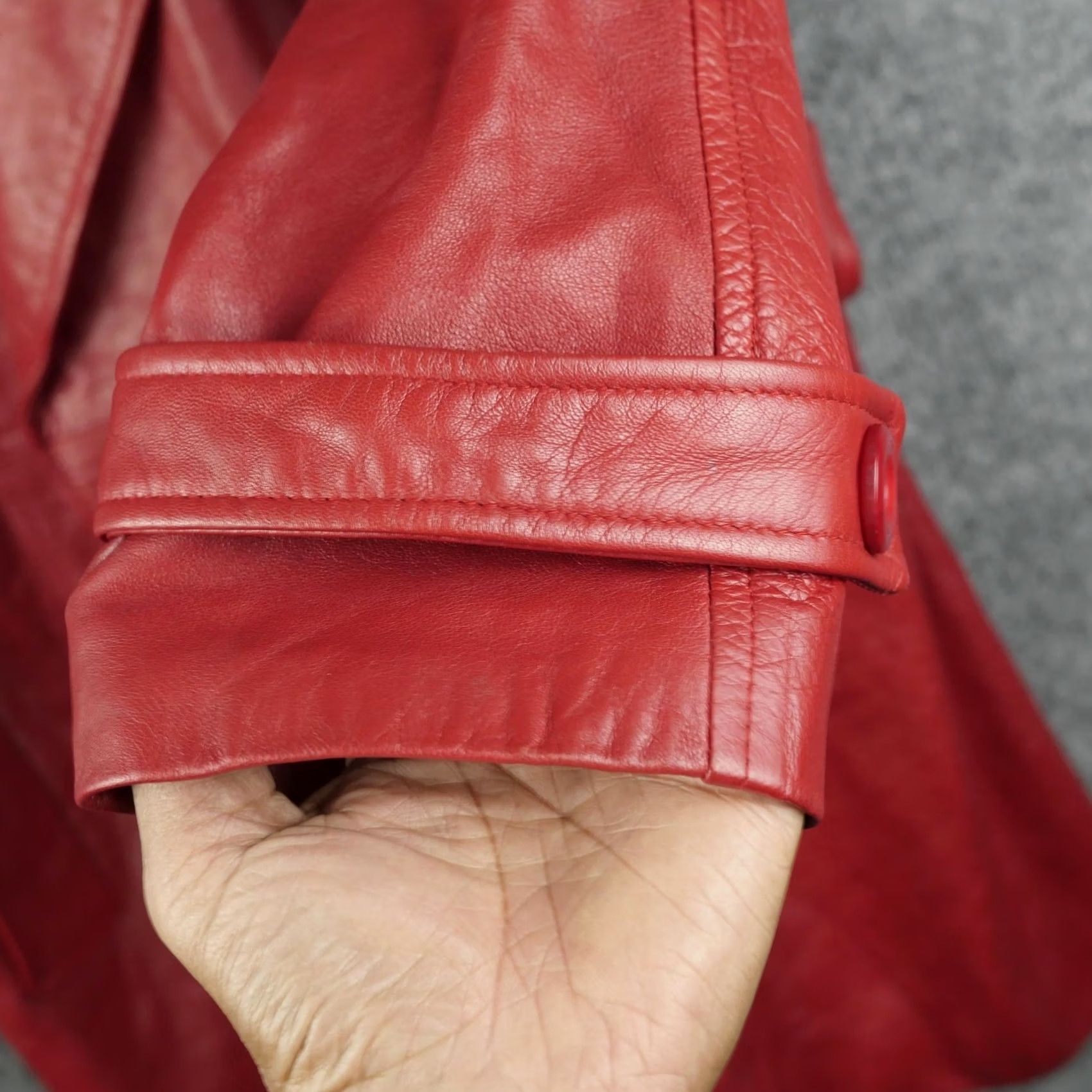 Epaulet VINTAGE Vakko Coat Womens Medium Red Leather Trench Epaulets Pockets Made USA Size M / US 6-8 / IT 42-44 - 4 Thumbnail