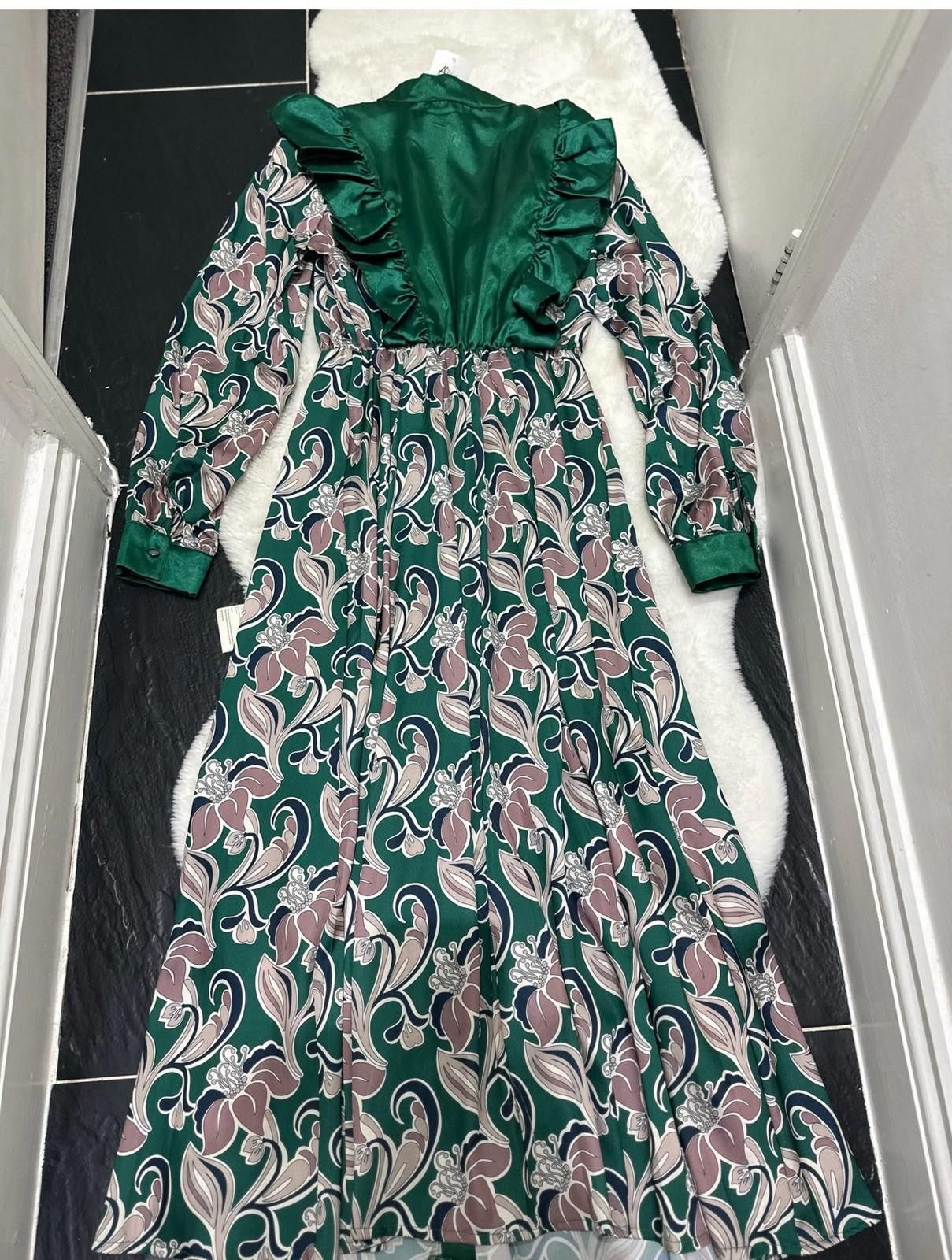 Actual Hate Long Maxi Green Dress Size 8-10 Size M / US 6-8 / IT 42-44 - 3 Thumbnail