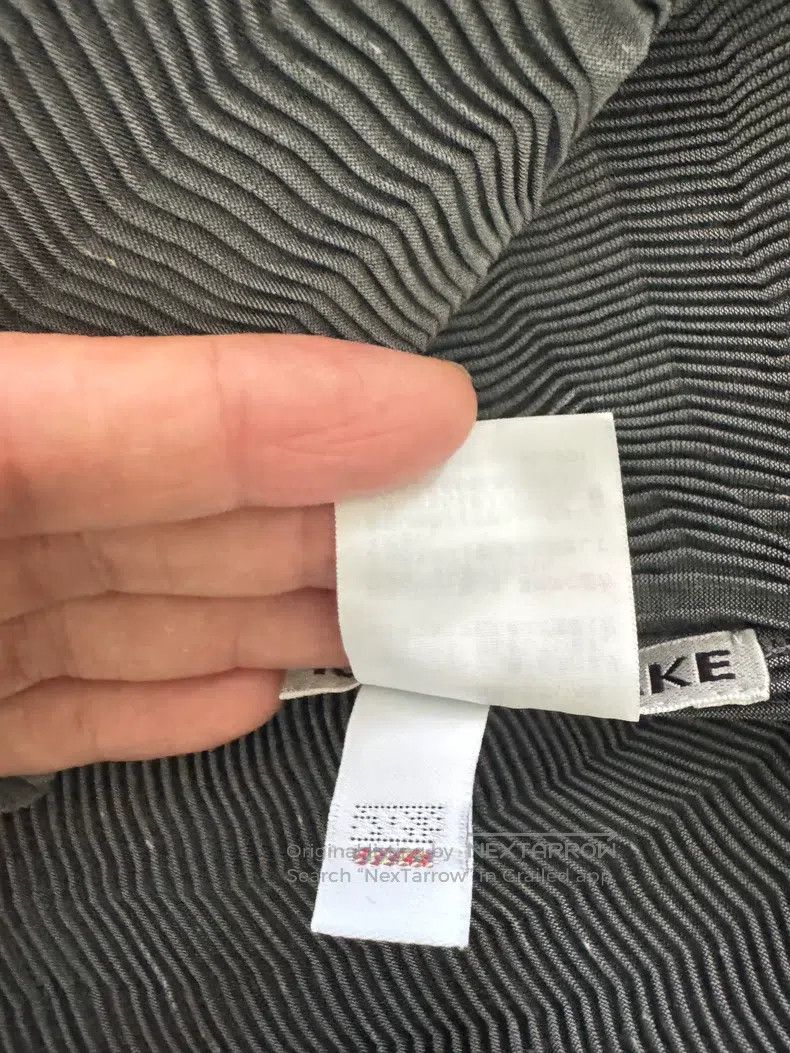 Issey Miyake Issey Miyake Grey Short-Sleeve T-Shirt Size S / US 4 / IT 40 - 3 Thumbnail