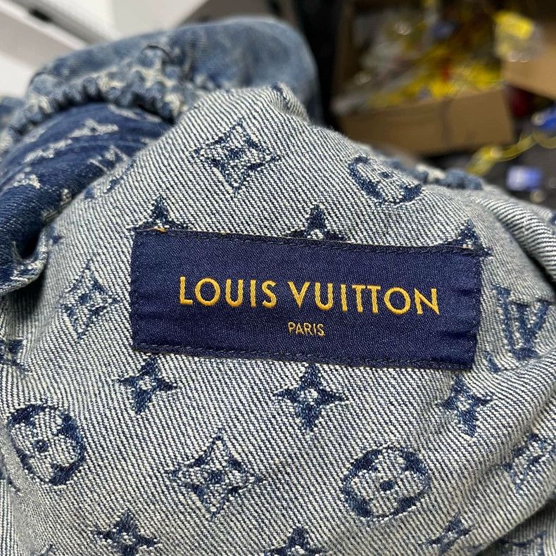 Louis Vuitton Louis Vuitton Full print denim jacket 2504-Nextarrow Size US M / EU 48-50 / 2 - 3 Thumbnail