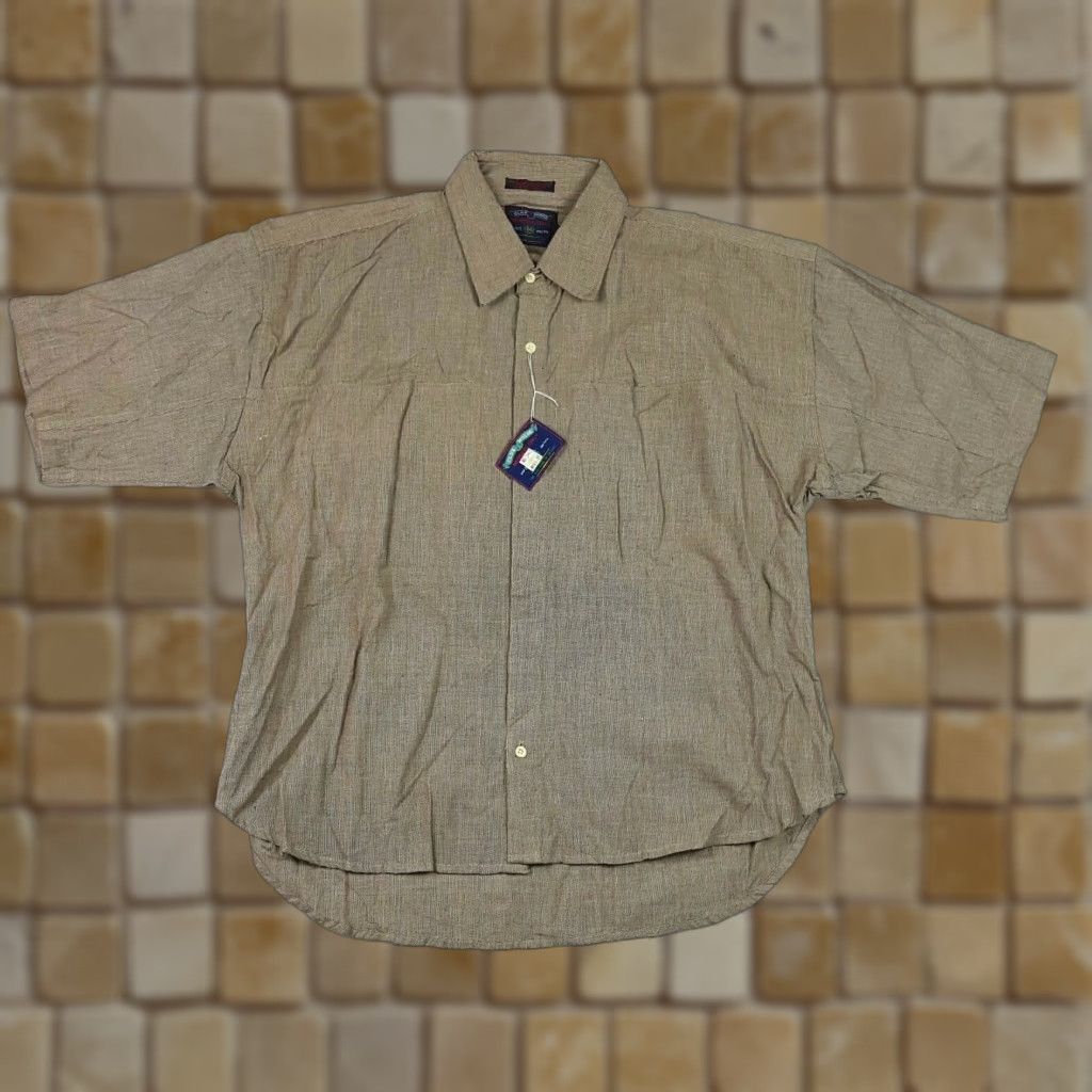 Members Only VINTAGE Members Only Shirt Mens L Beige Woven Button-Up Pocket Short Sleeve 90s 80s Fashion Vintage 90s Beige Button-Up Shirt Mens L Size 42R - 1 Thumbnail