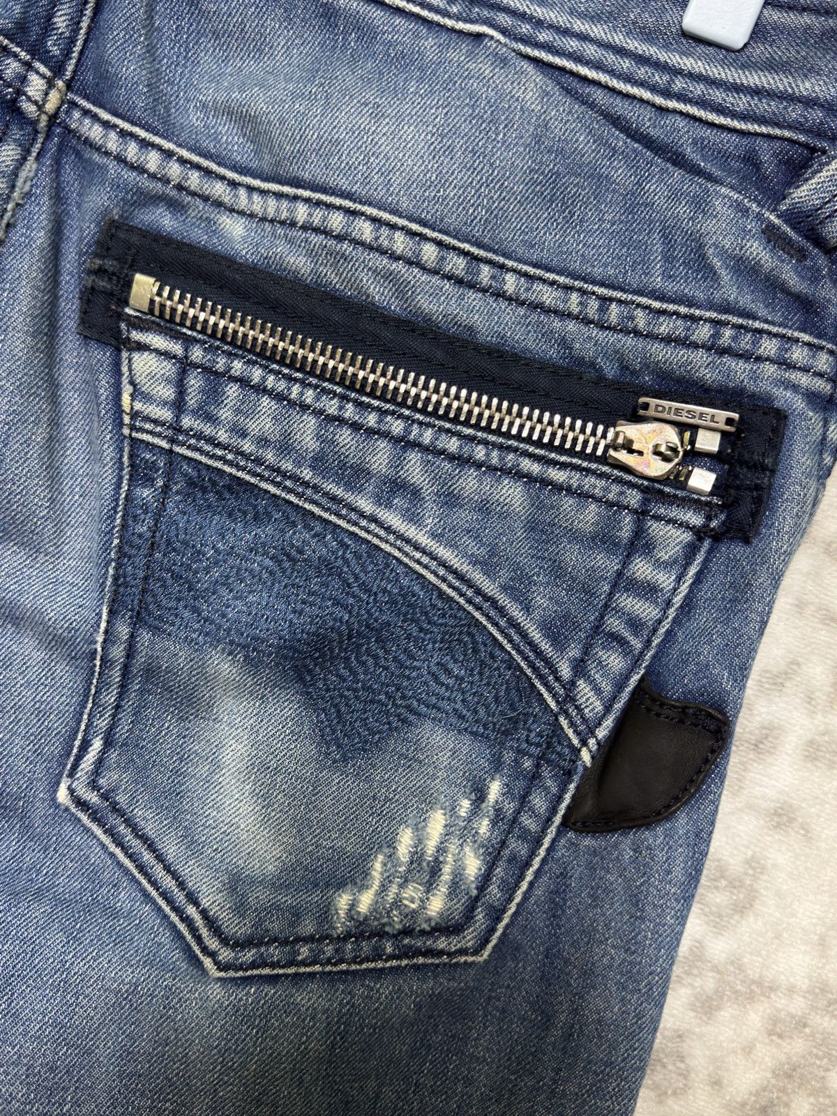 Diesel Diesel Slammer Blue Distressed Zipper Back Pocket Jeans Men Size US 31 - 14 Thumbnail