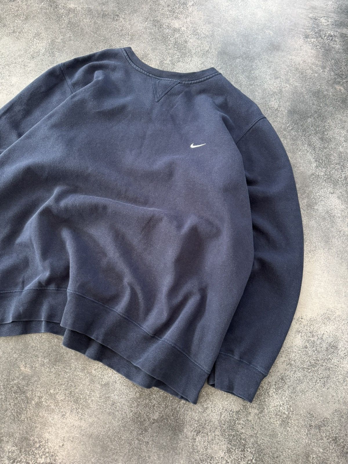 Nike Vintage Nike Logo Baggy Crewneck Sweatshirt Swoosh y2k Size US L / EU 52-54 / 3 - 3 Thumbnail