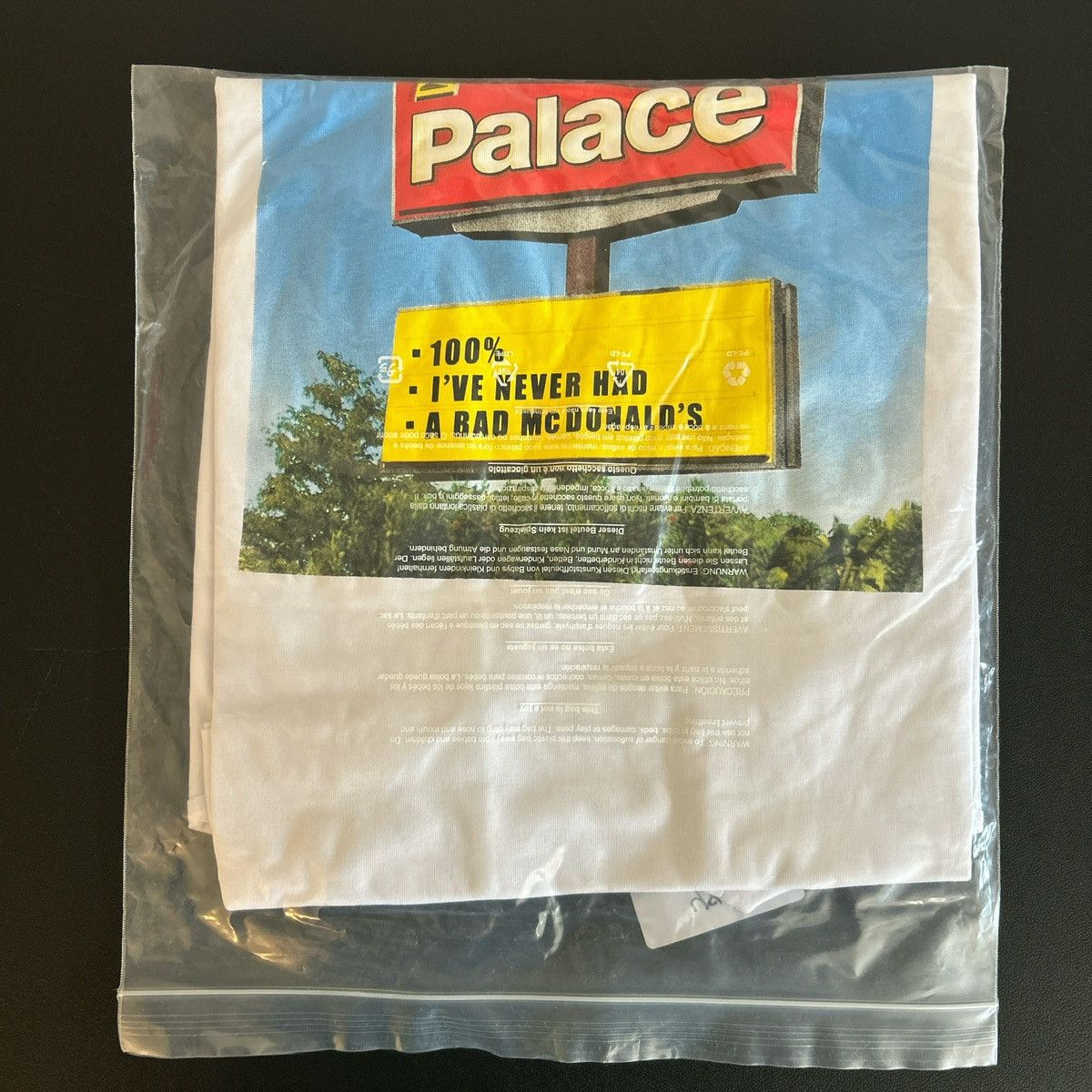 Palace Palace McDonalds sign tee Size US M / EU 48-50 / 2 - 2 Thumbnail