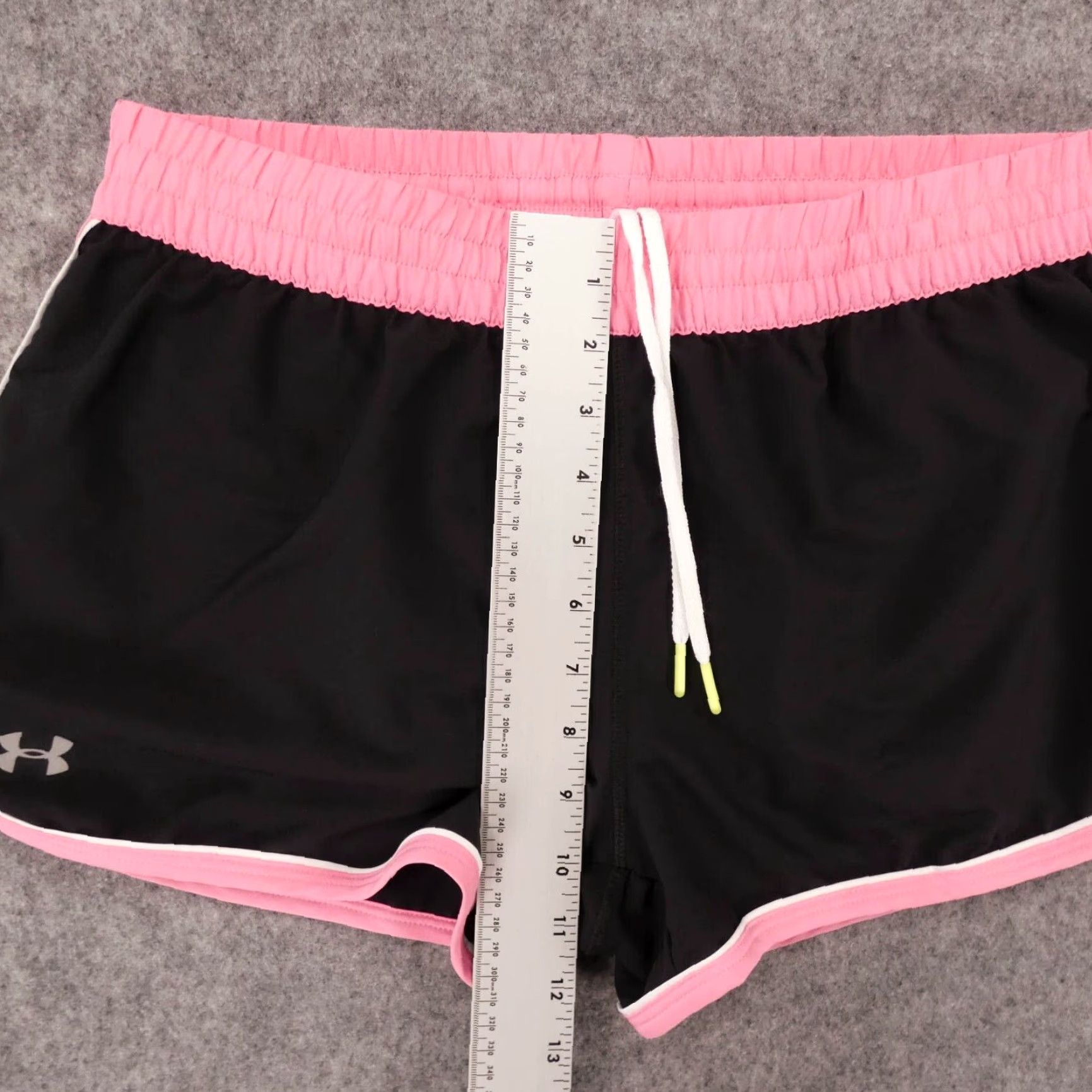 Under Armour Under Armour Shorts Women Medium Lined Black Pink Elastic Waist Drawstring Logo Size 24" / US 00 / IT 34 - 6 Thumbnail