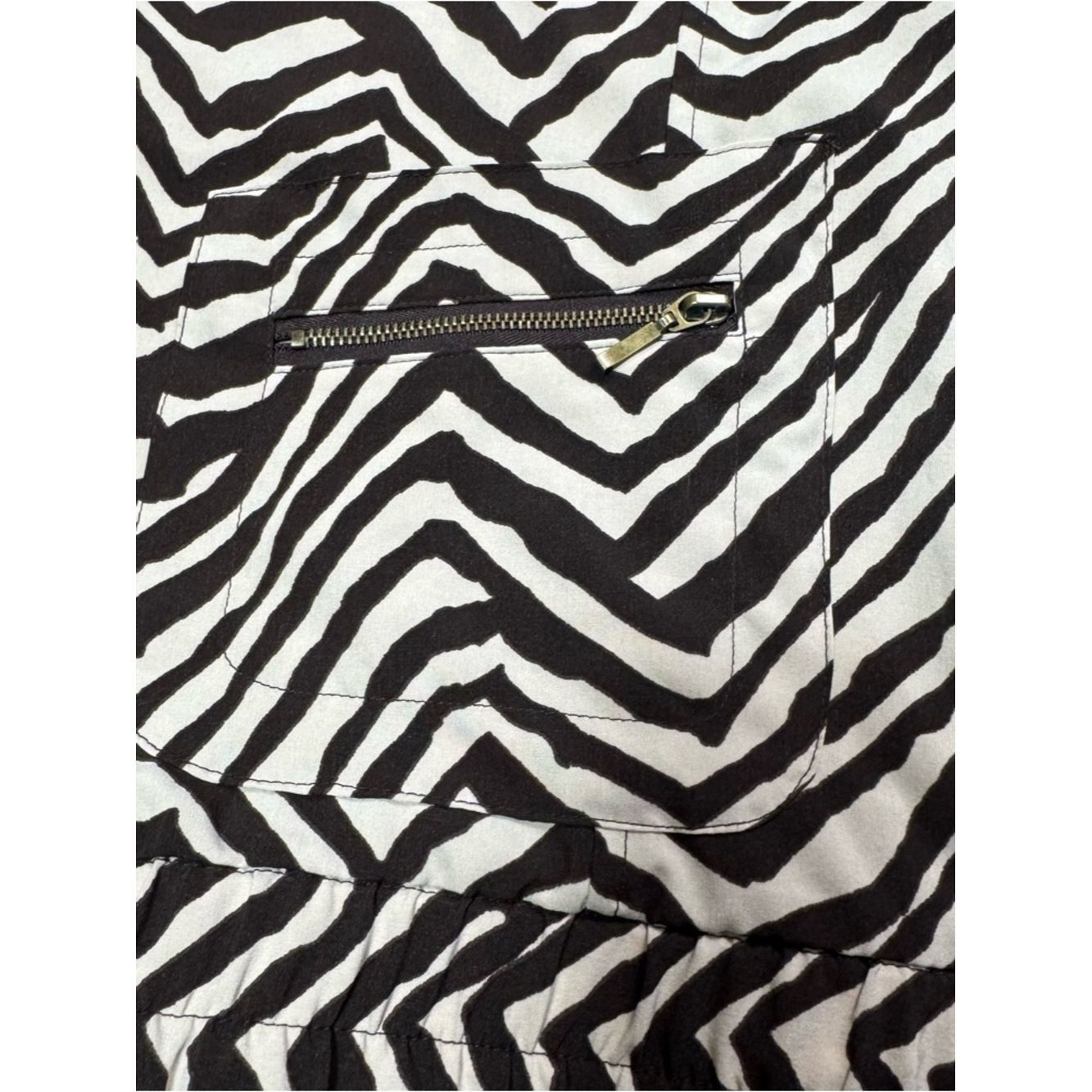 Chicos Chico's Zenergy Brown and White Zebra-Print 3/4 Sleeve Jack Size L / US 10 / IT 46 - 8 Thumbnail