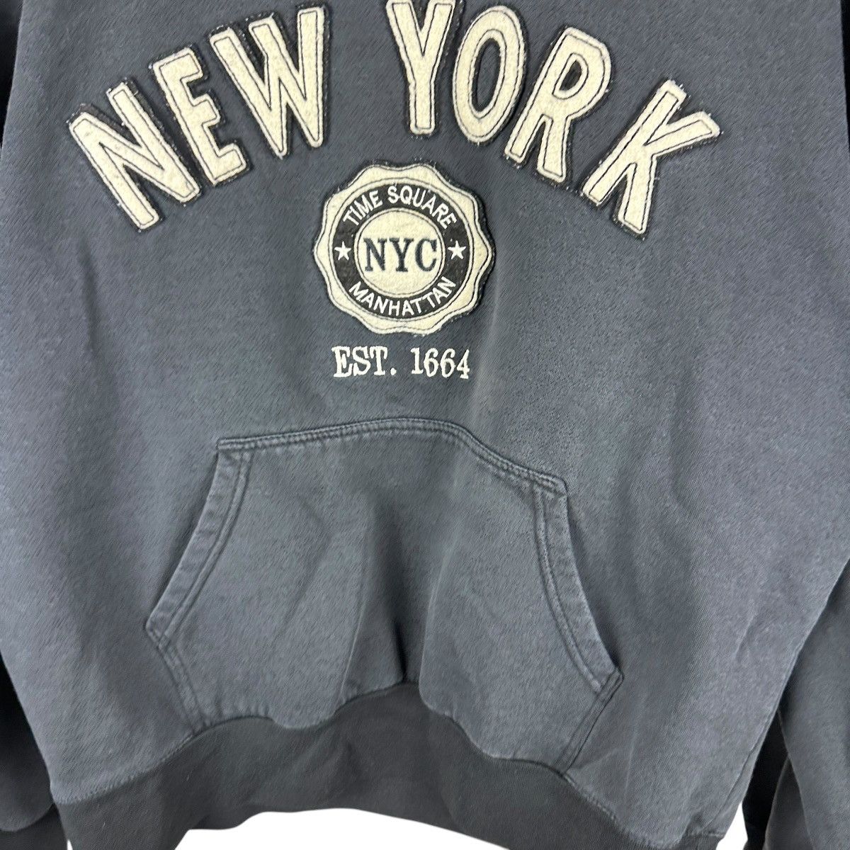Vintage Women’s Y2K New York Center Logo Tourist Hoodie Size L / US 10 / IT 46 - 4 Thumbnail