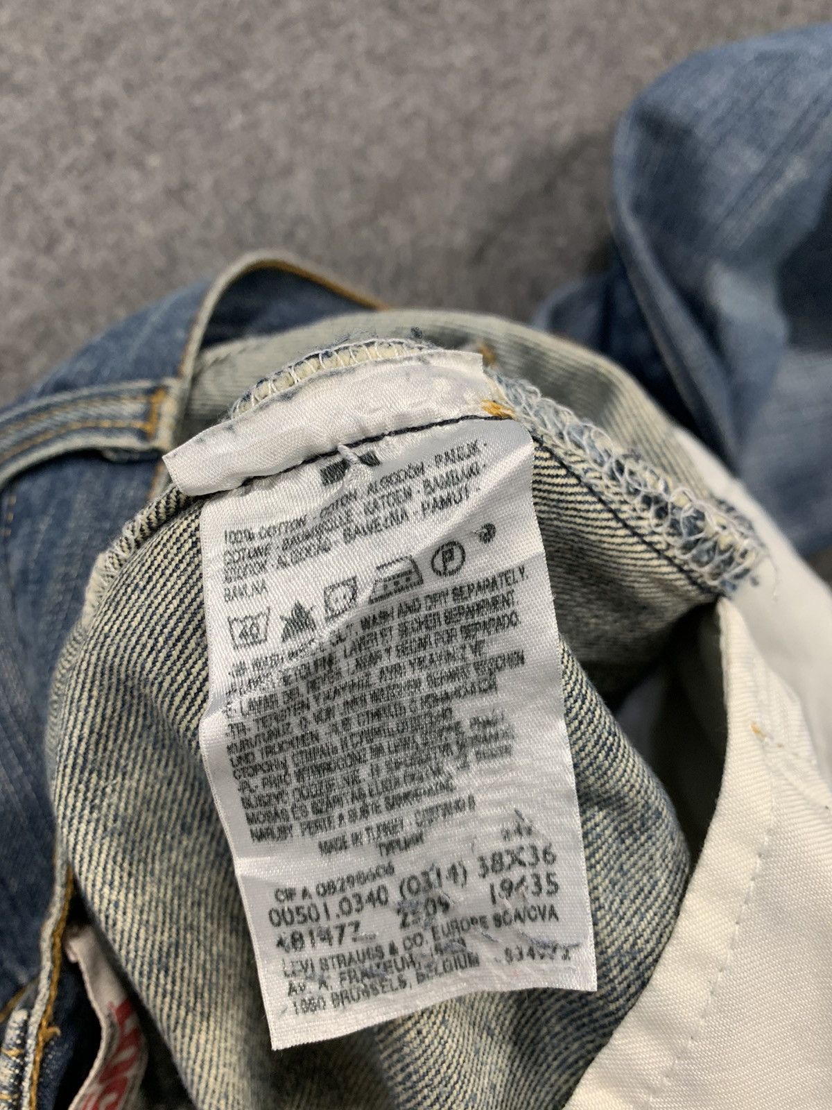 Levi's 90s Levi’s Strauss Lot 501 Regular Cut Buttonfly Indigo Jean Size US 36 / EU 52 - 11 Thumbnail