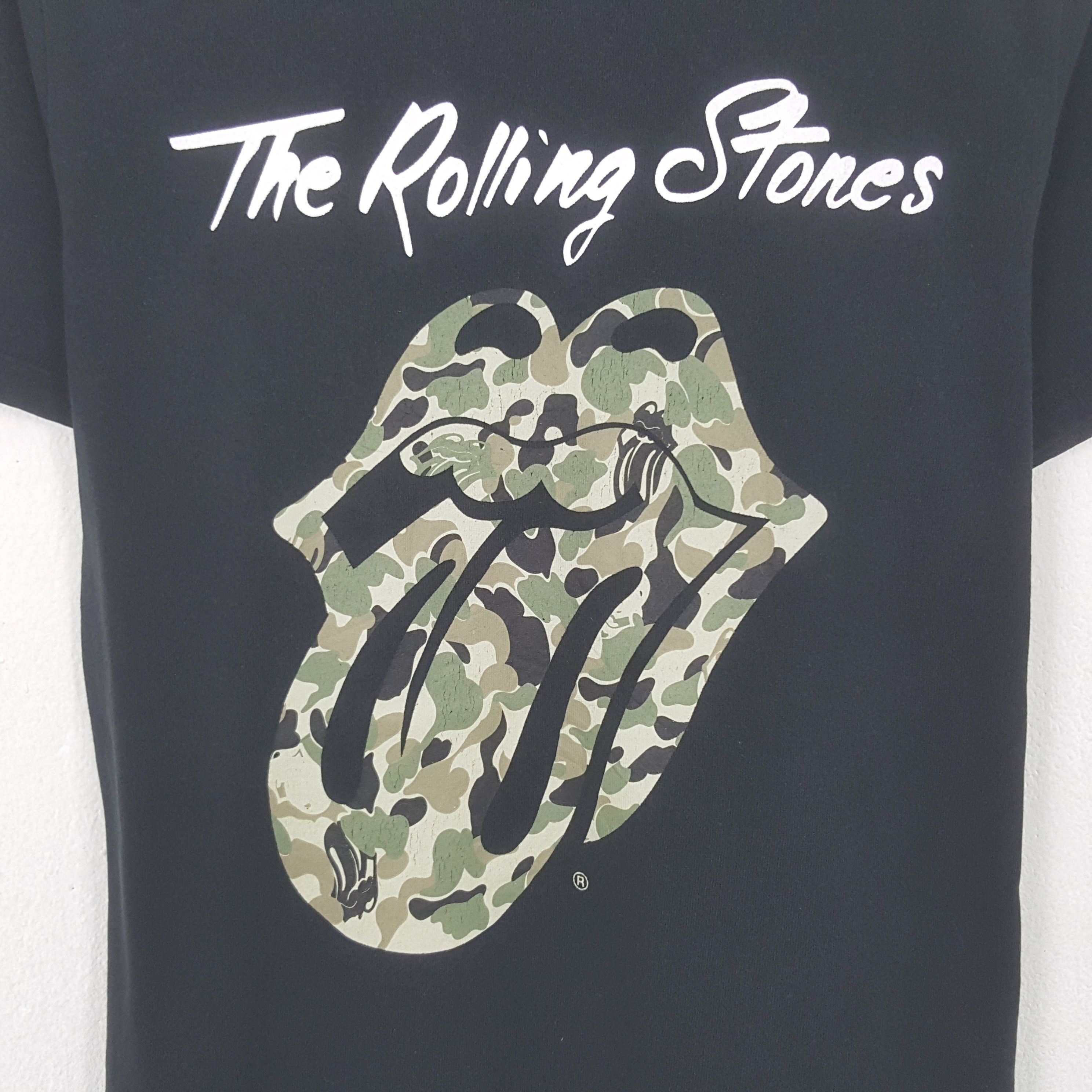 Band Tees The Rolling Stones Camo Logo American Rock Band Tshirt Size US S / EU 44-46 / 1 - 2 Thumbnail