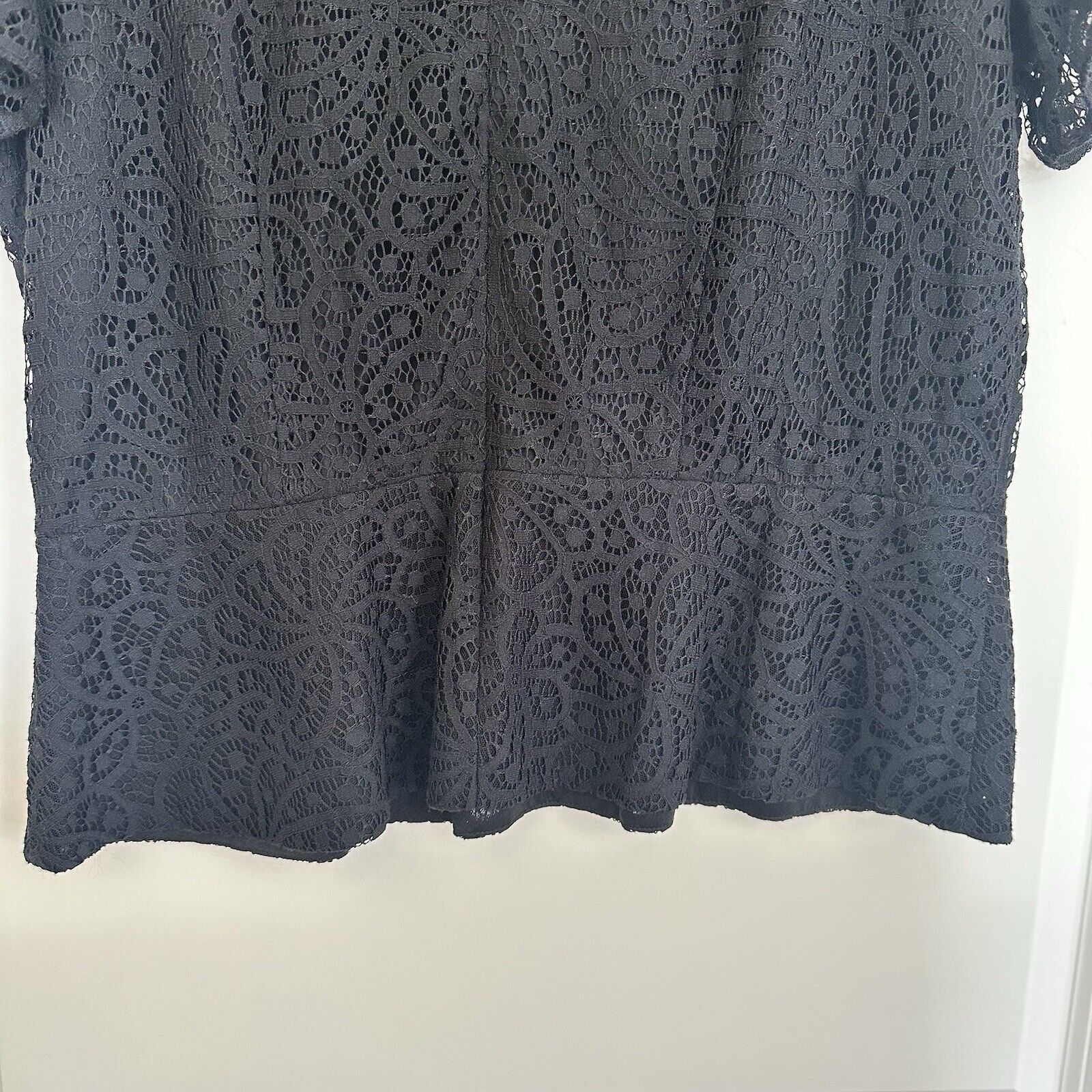 Ann Taylor Ann Taylor Black Lace Peplum Blouse Size US 8 NWOT Size M / US 6-8 / IT 42-44 - 7 Thumbnail