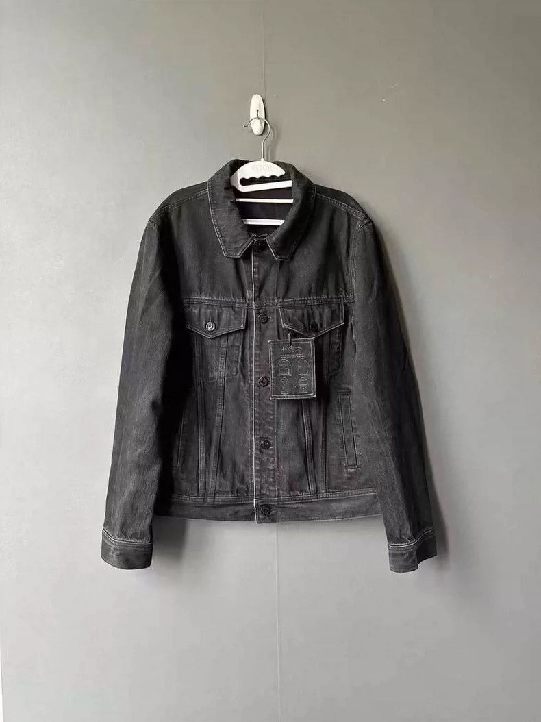 Louis Vuitton Louis Vuitton DNA instruction listing denim jacket Size US M / EU 48-50 / 2 - 1 Thumbnail