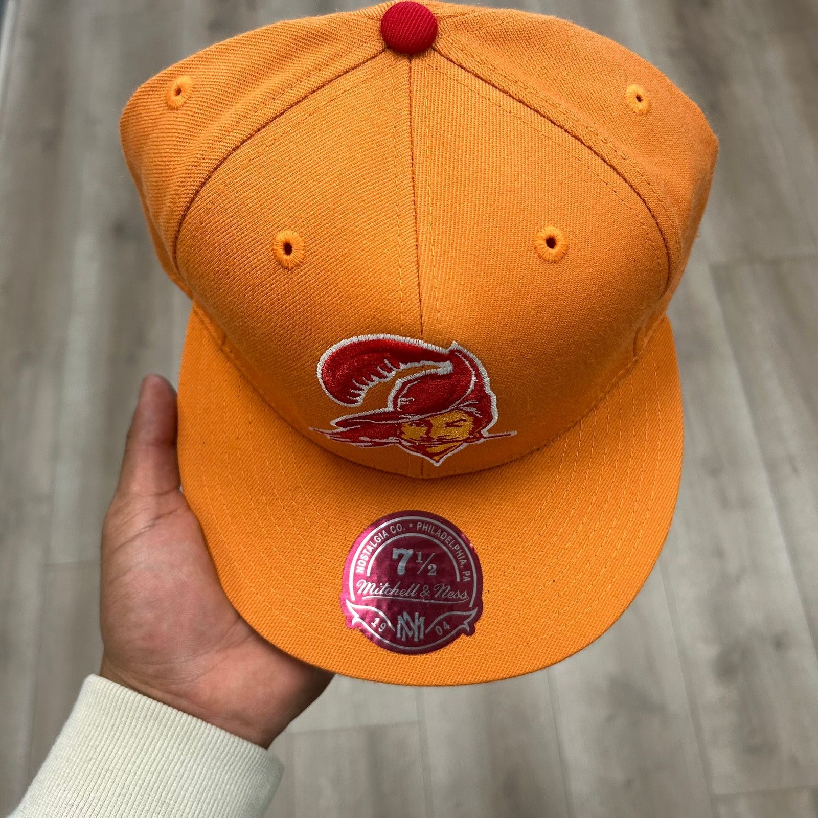 Mitchell & Ness Mitchell & Ness Tampa Bay Buccaneers Vintage Fitted Hat Cap Size ONE SIZE - 3 Thumbnail