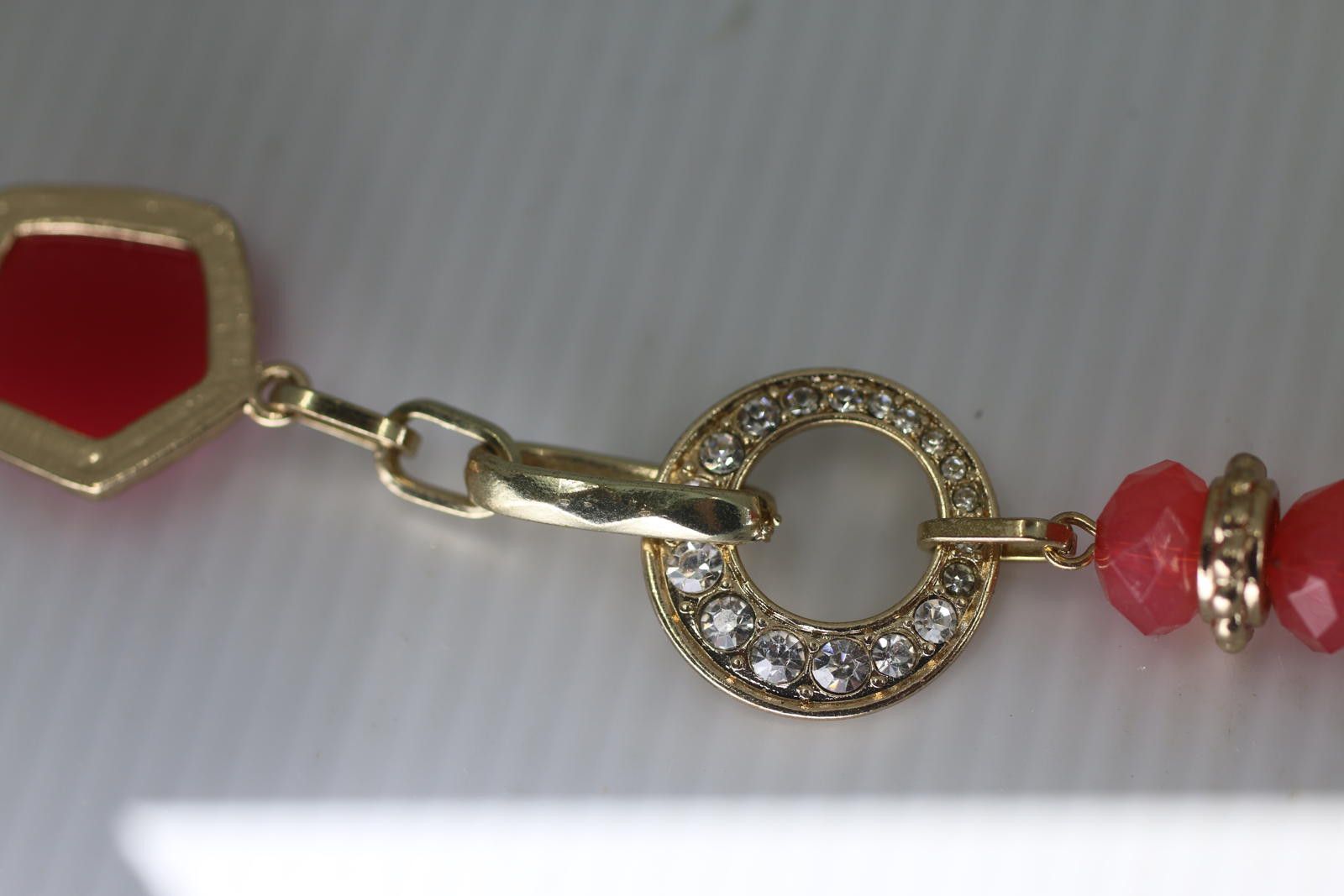 The Unbranded Brand VTG Gold Tone Red Glass Bead Necklace Geometric Stone Chain Size ONE SIZE - 7 Thumbnail