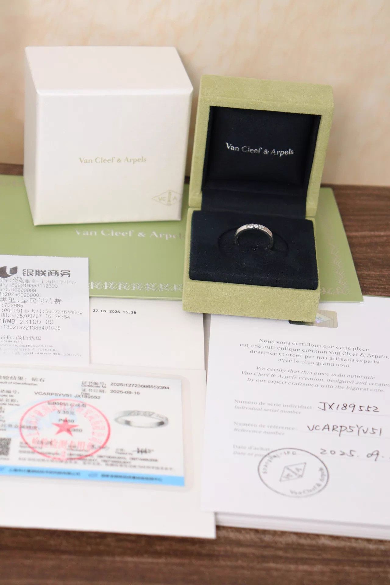 Van Cleef & Arpels VC&A Toujours Signature Etoiles Pt 51 25 Sep Size ONE SIZE - 1 Thumbnail