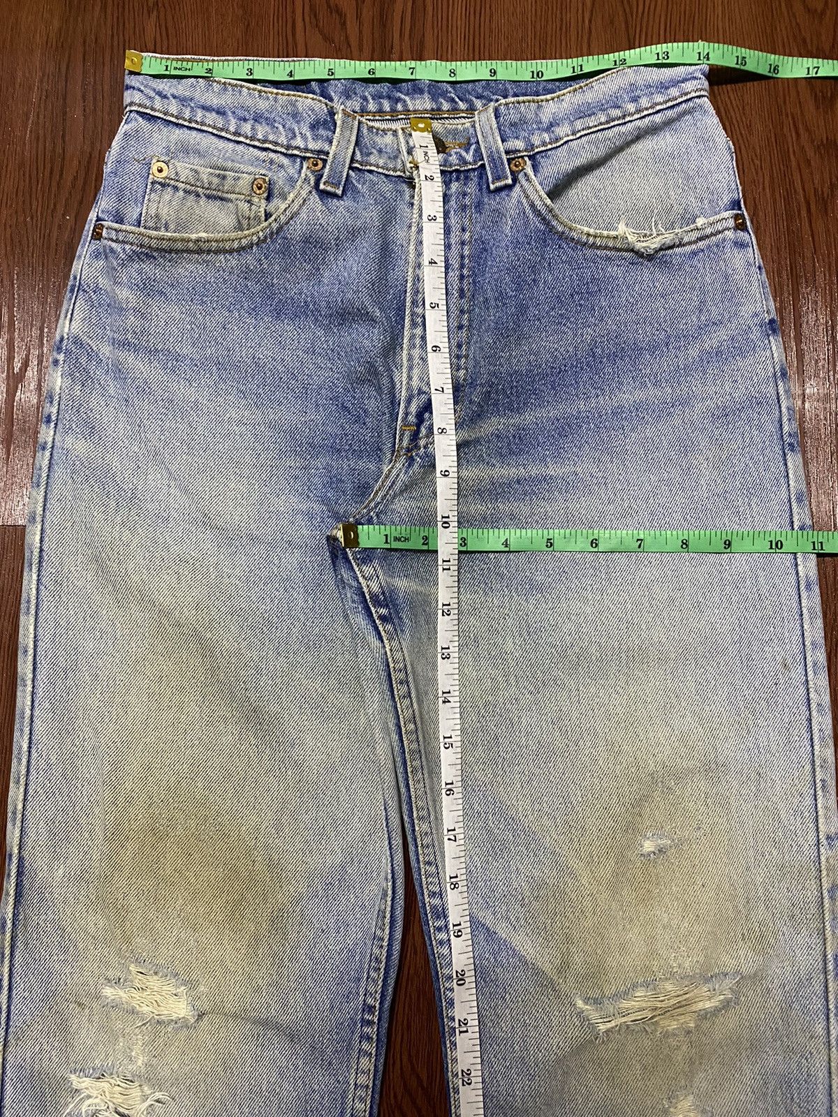 Levi's Vintage Clothing Vintage Levis 90s Blue Faded Wash Distressed Jeans Size US 28 / EU 44 - 17 Thumbnail
