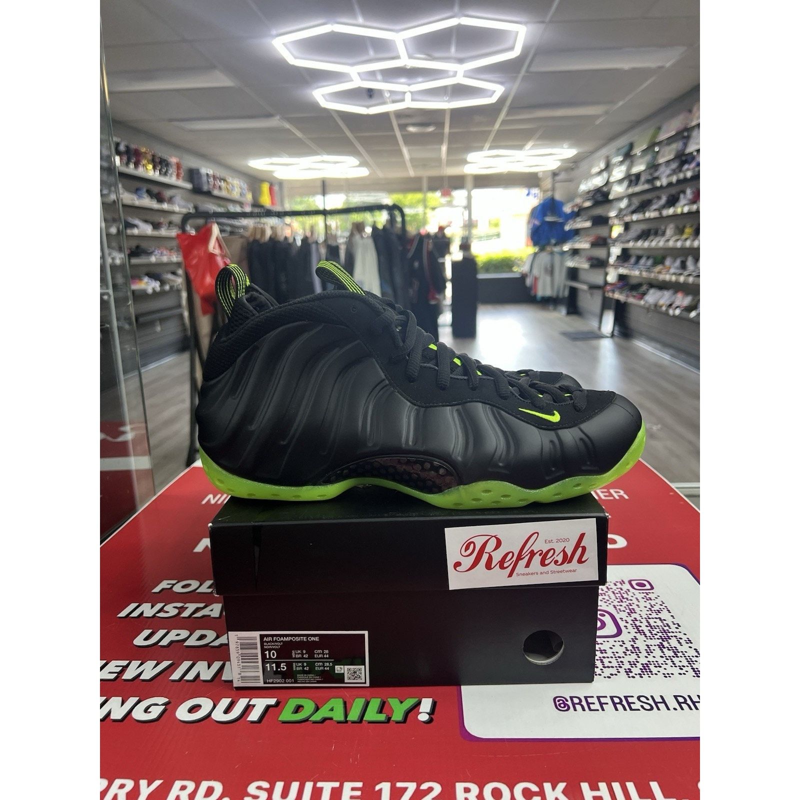Nike Nike Air Foamposite One Black Volt Size 10 (HF2902-001) Size US 10 / EU 43 - 1 Thumbnail