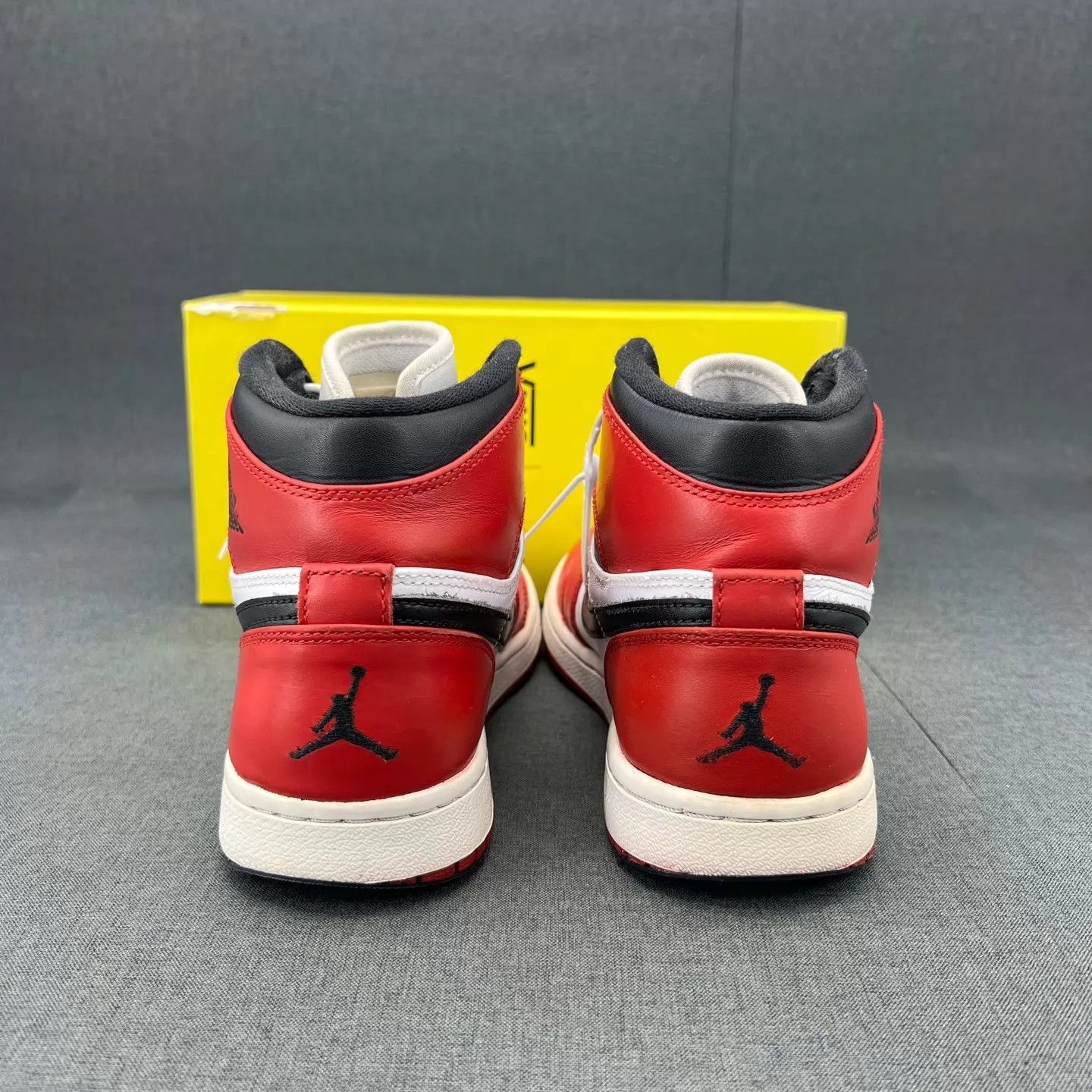 Nike Air Jordan 1 Chicago 2013 42, Boxed, Stars Intact Size US 9 / EU 42 - 5 Thumbnail