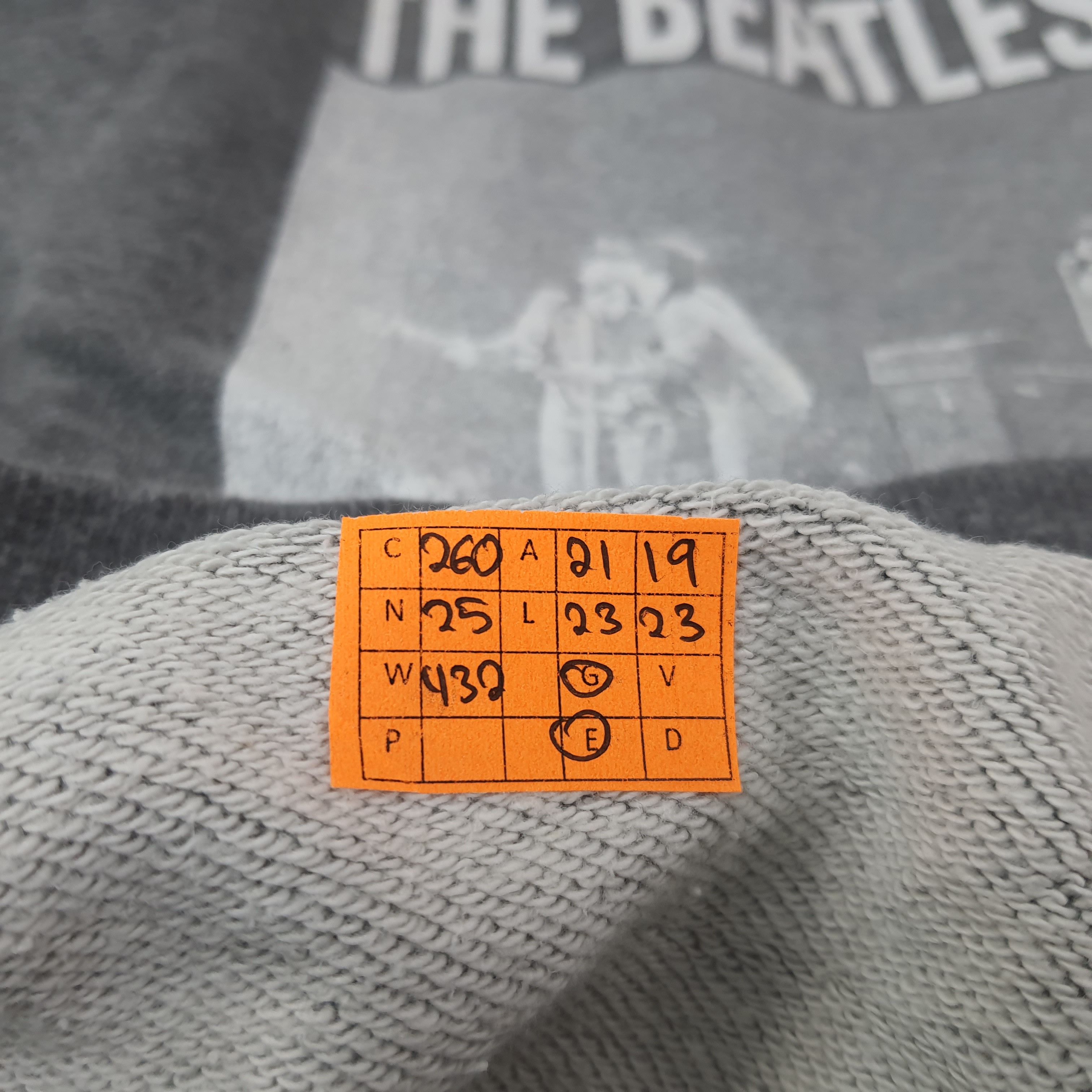 Band Tees Vintage The Beatles Story Apple Corps Band C260N25 Size US M / EU 48-50 / 2 - 9 Thumbnail