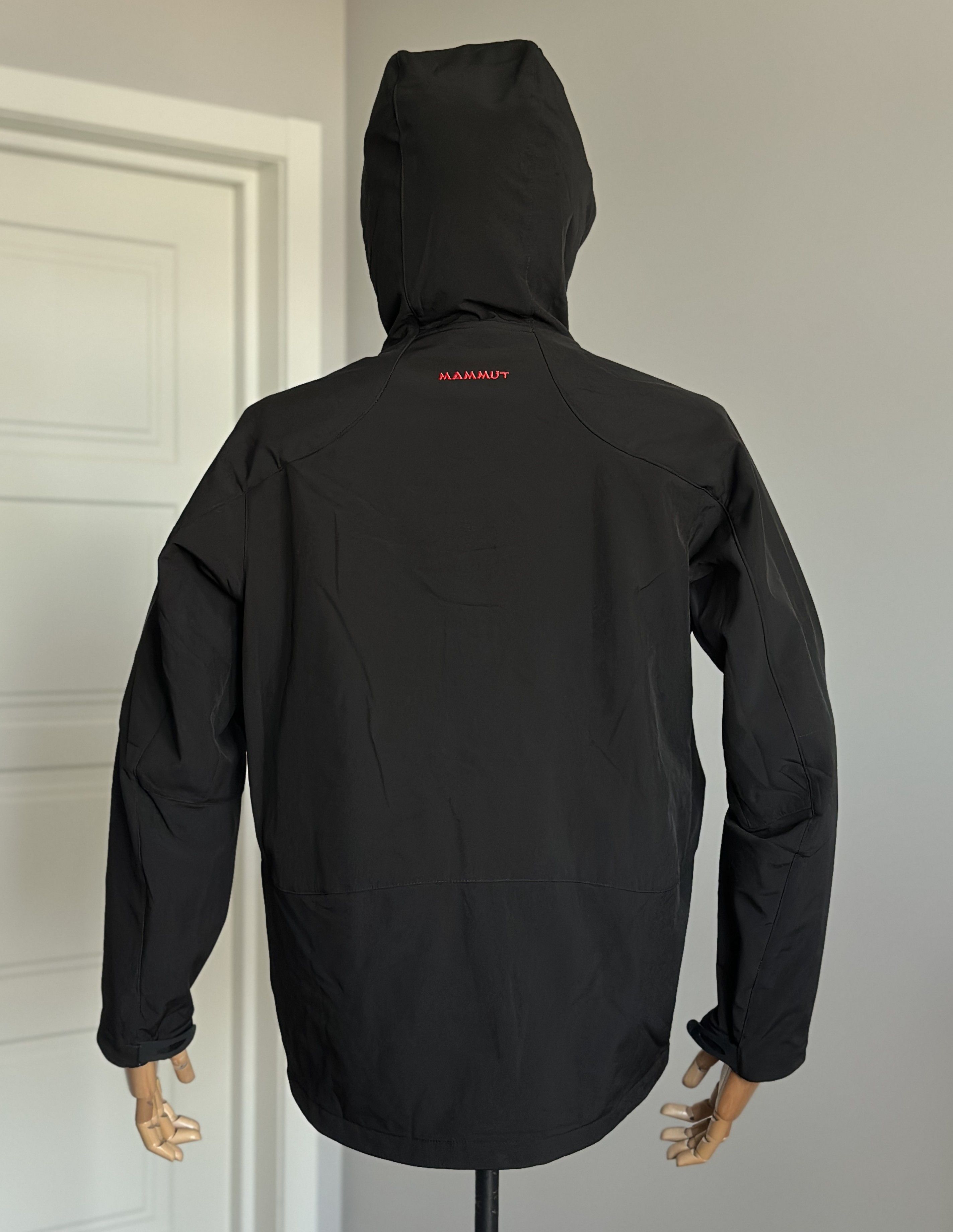 Mammut MAMMUT Eiger Extreme Shell Hooded Jacket Outdoor Trekking Size US M / EU 48-50 / 2 - 7 Thumbnail